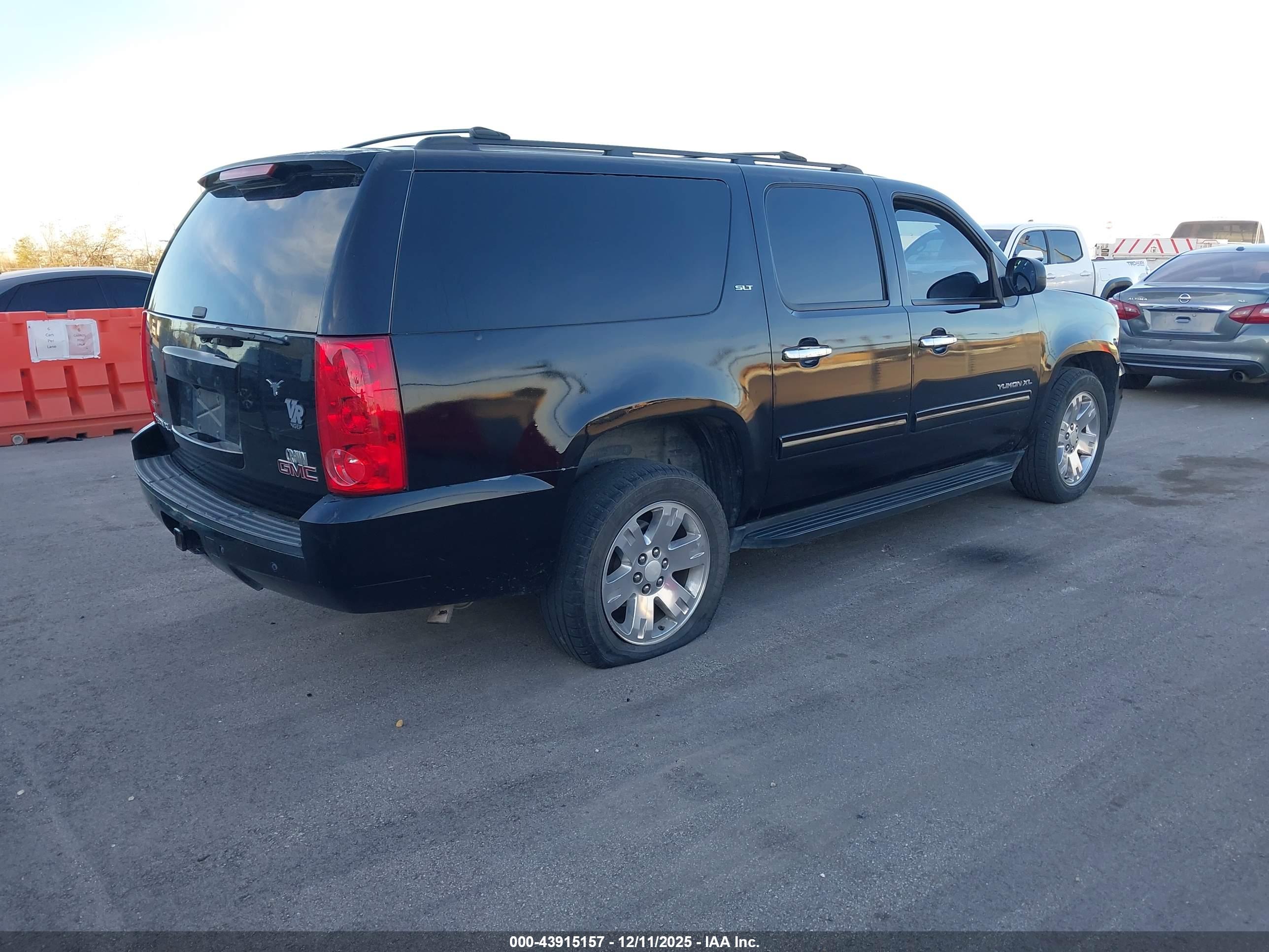 GMC YUKON image 4