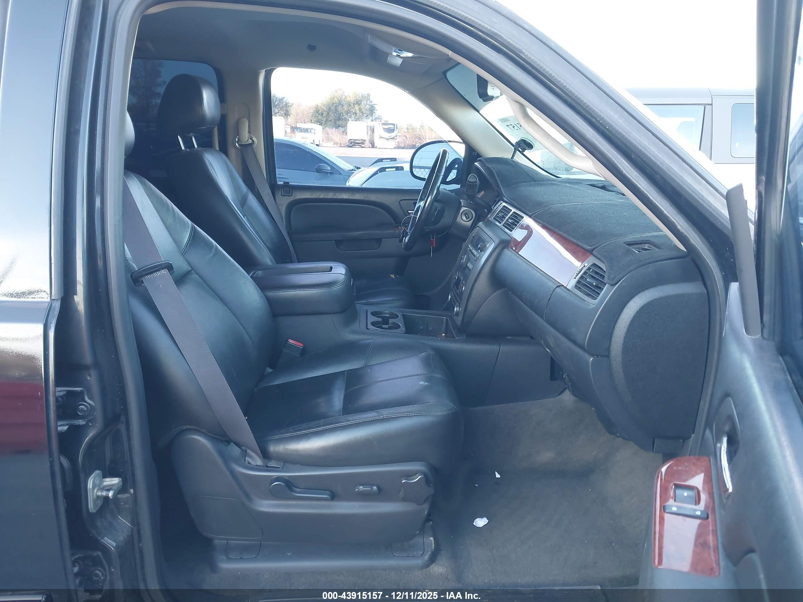 GMC YUKON image 5