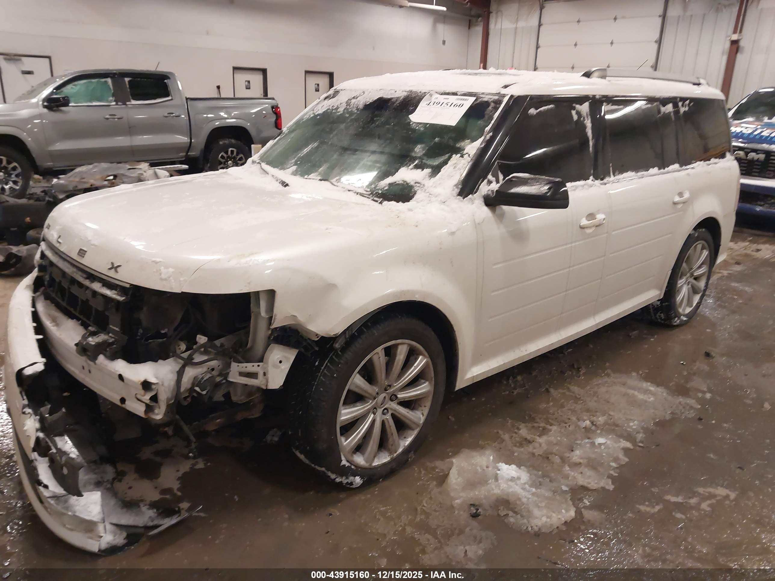 FORD FLEX image 2