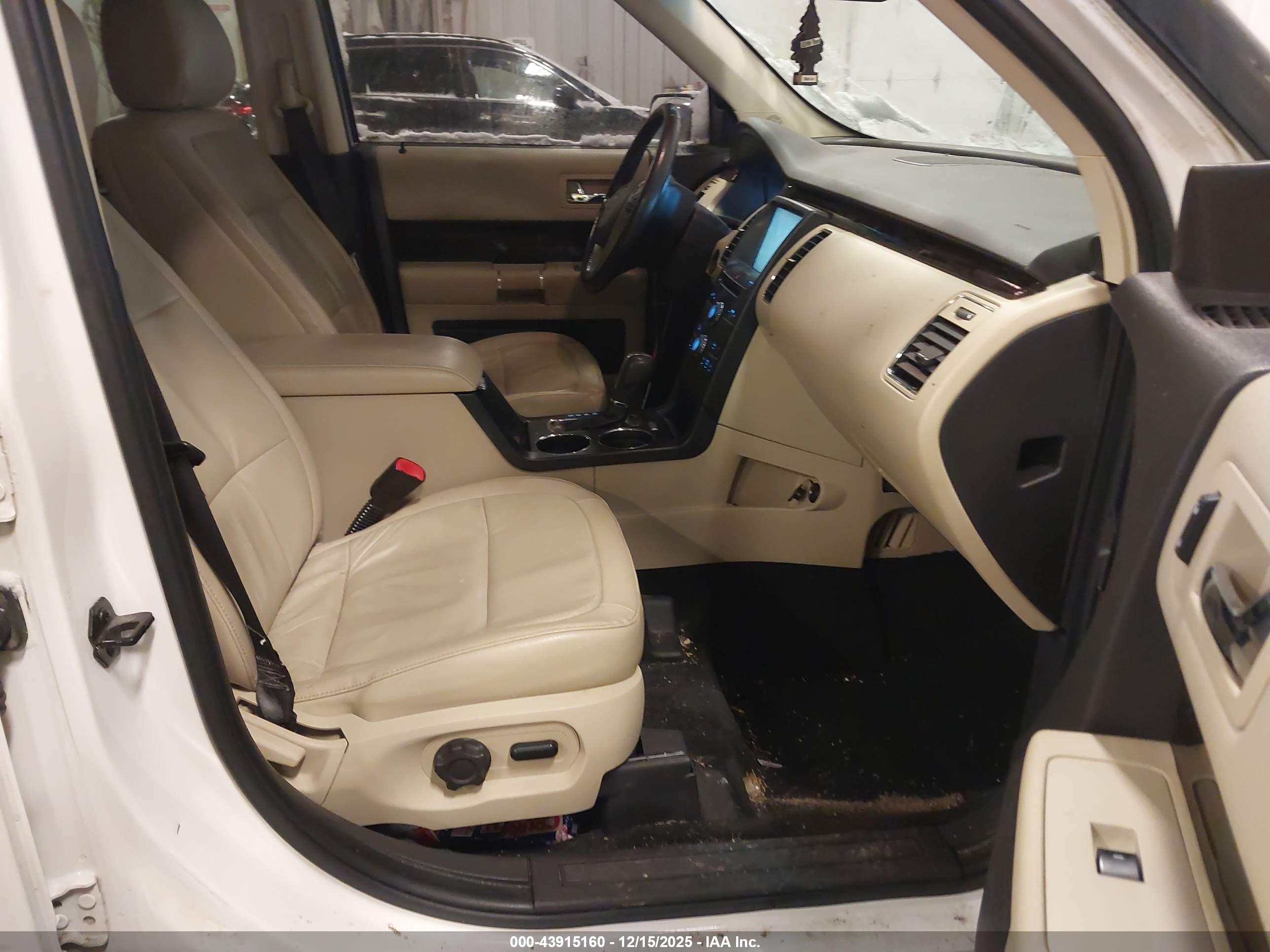 FORD FLEX image 5