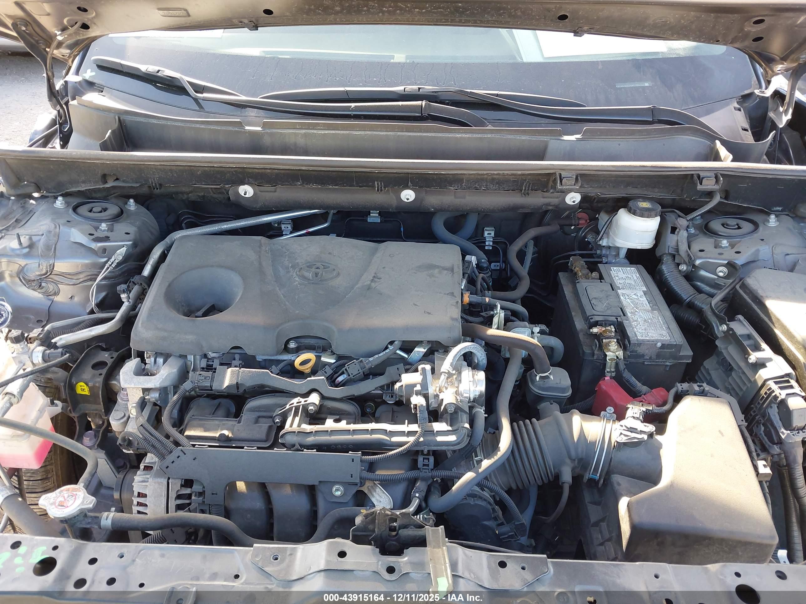 TOYOTA RAV4 image 10