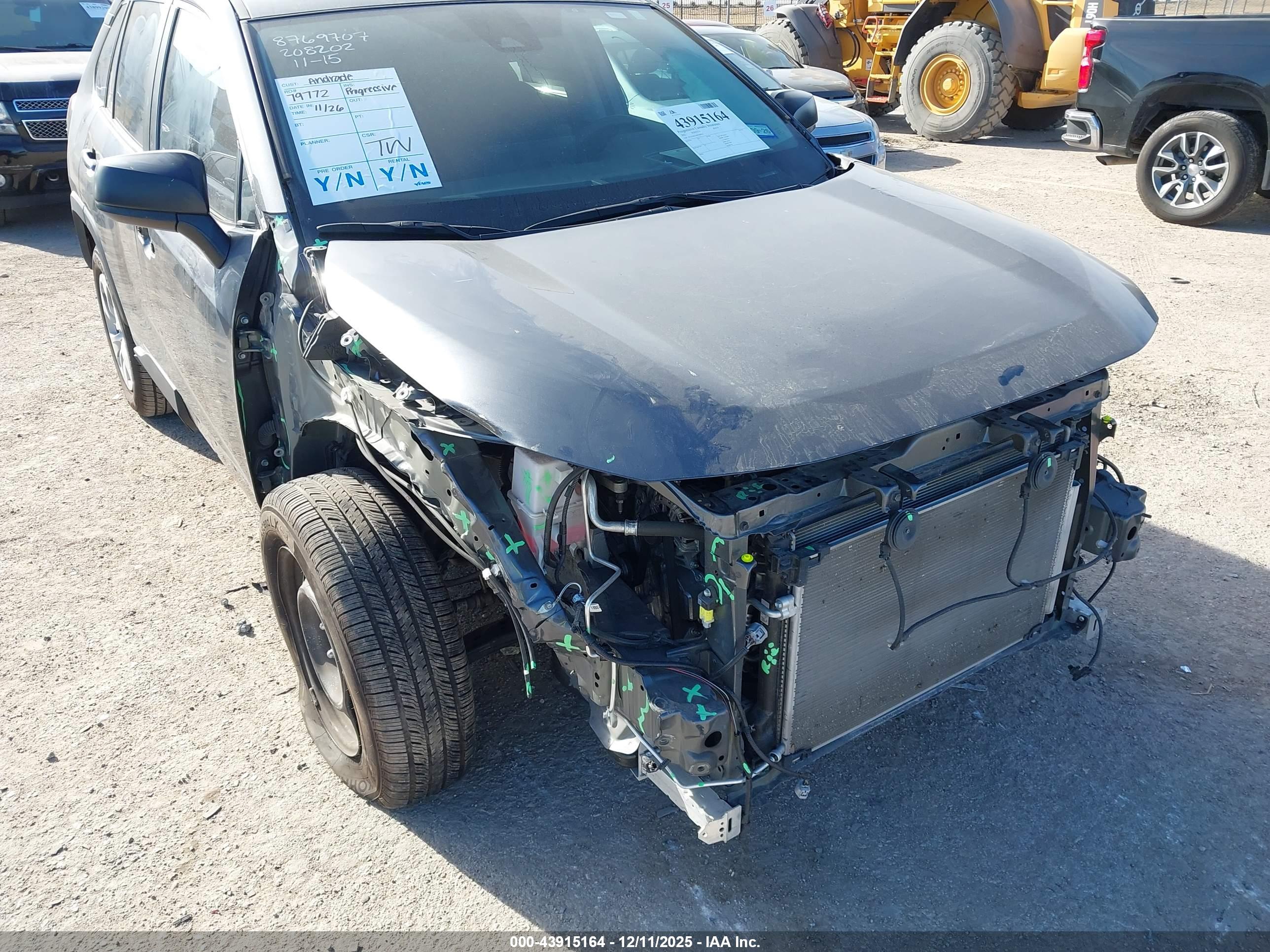 TOYOTA RAV4 image 6
