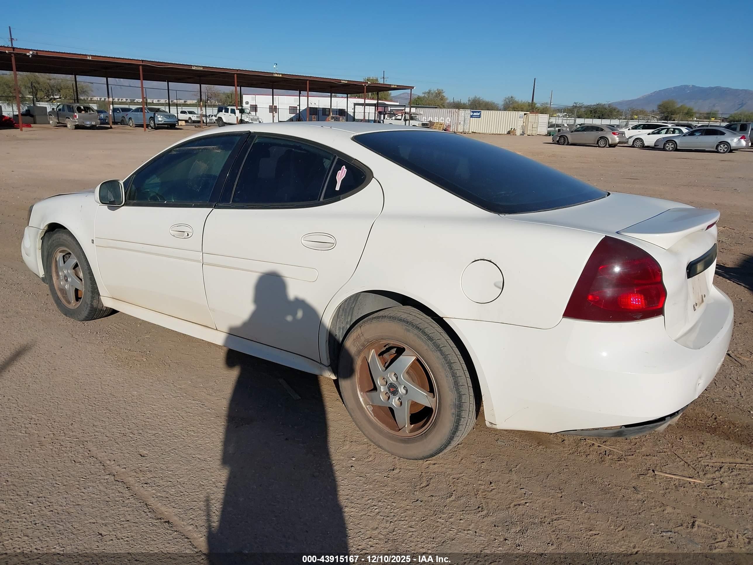 PONTIAC GRAND image 3