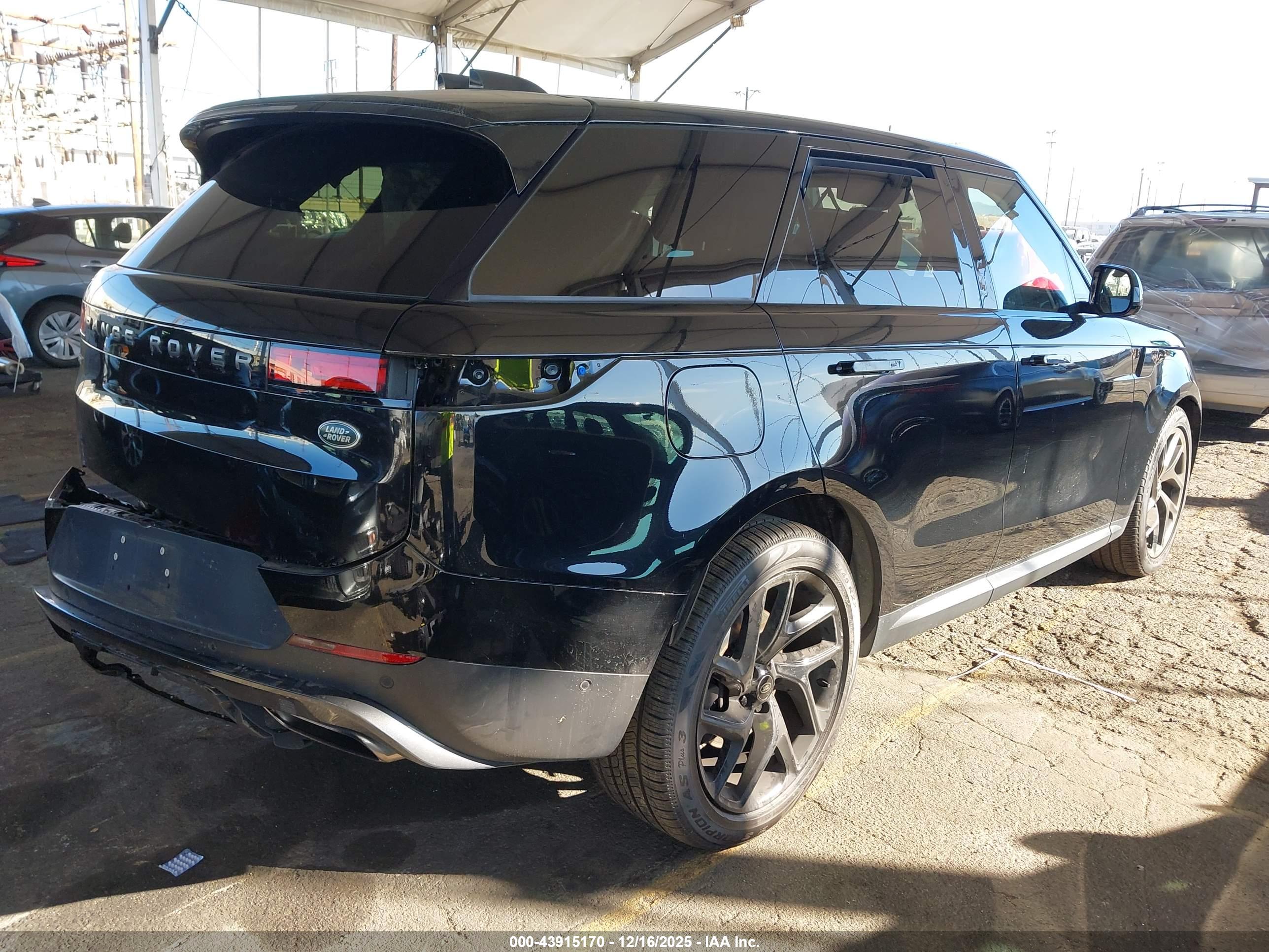 LAND ROVER image 4