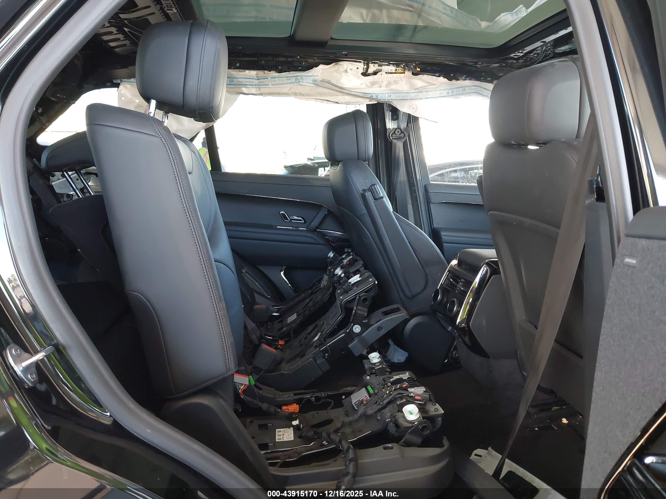 LAND ROVER image 8