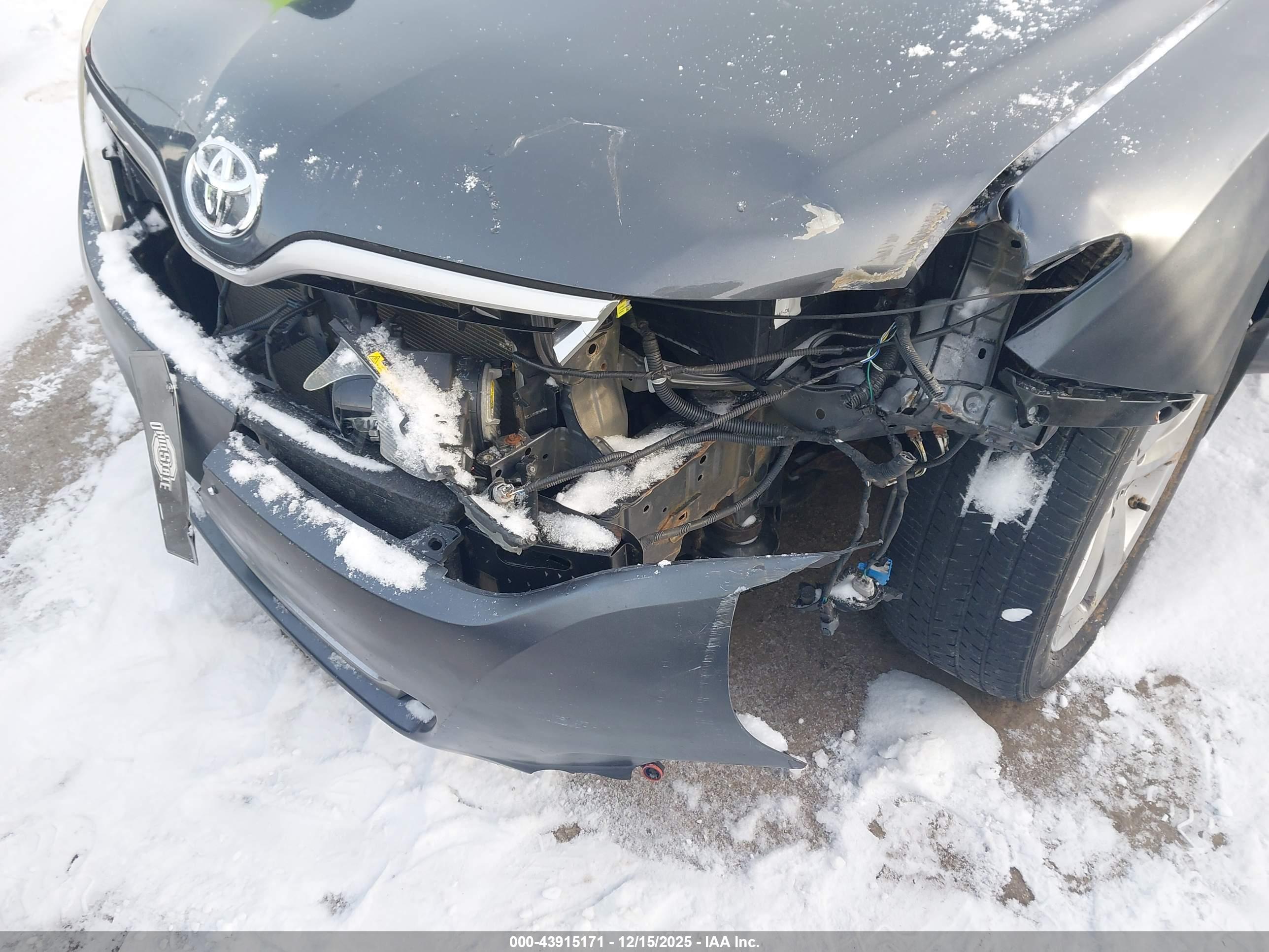 TOYOTA VENZA image 6
