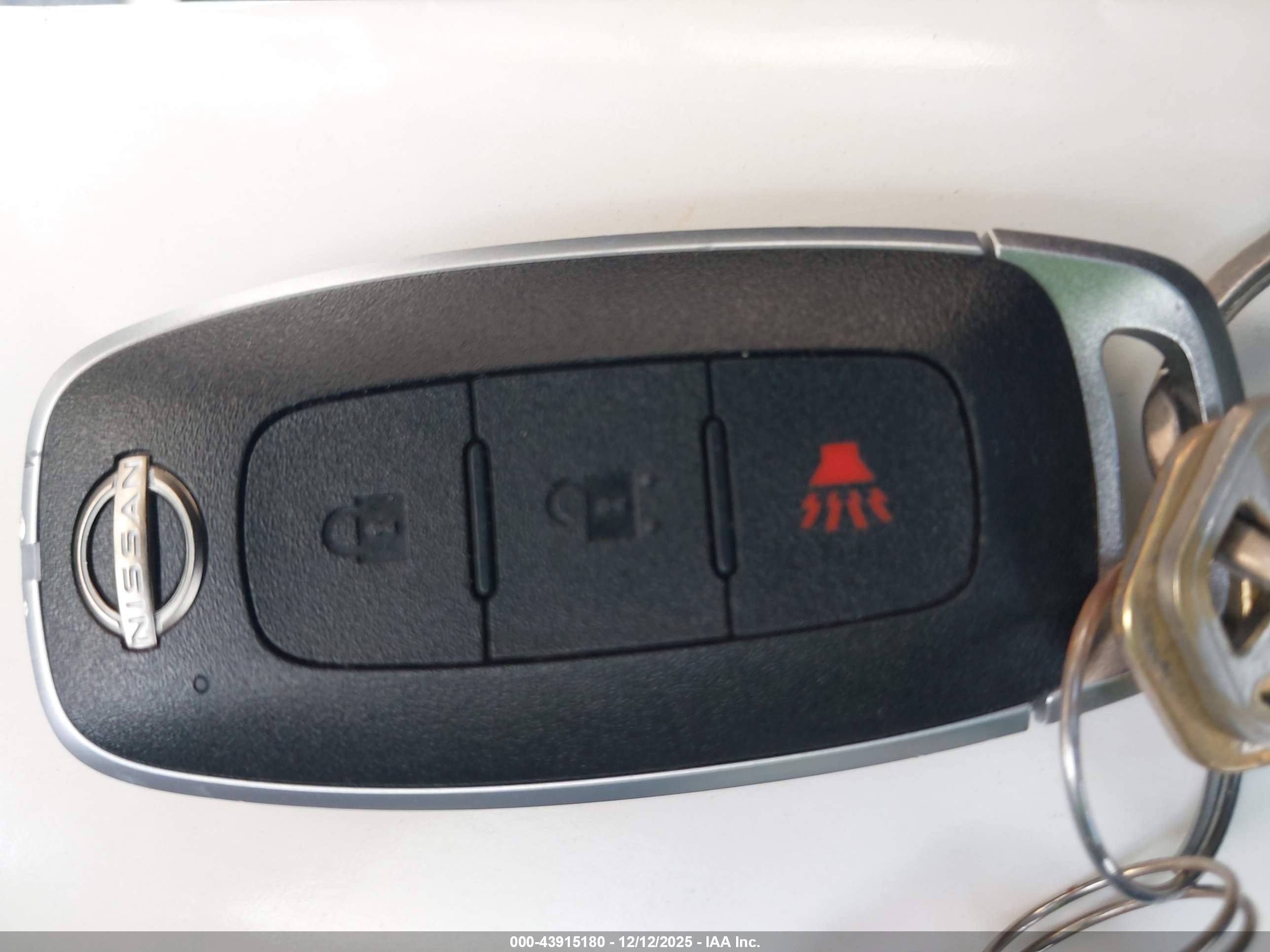 NISSAN KICKS image 11