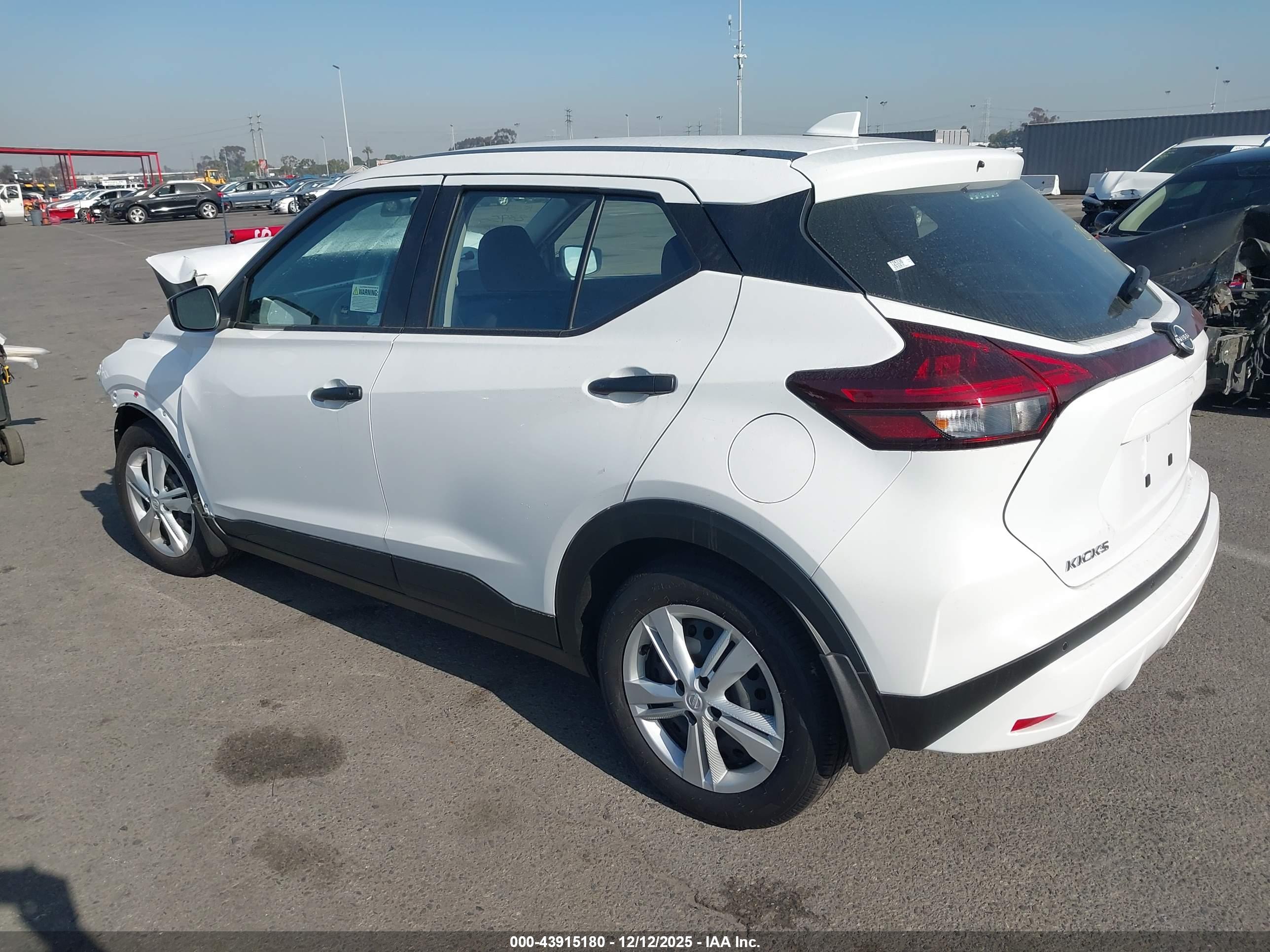 NISSAN KICKS image 3