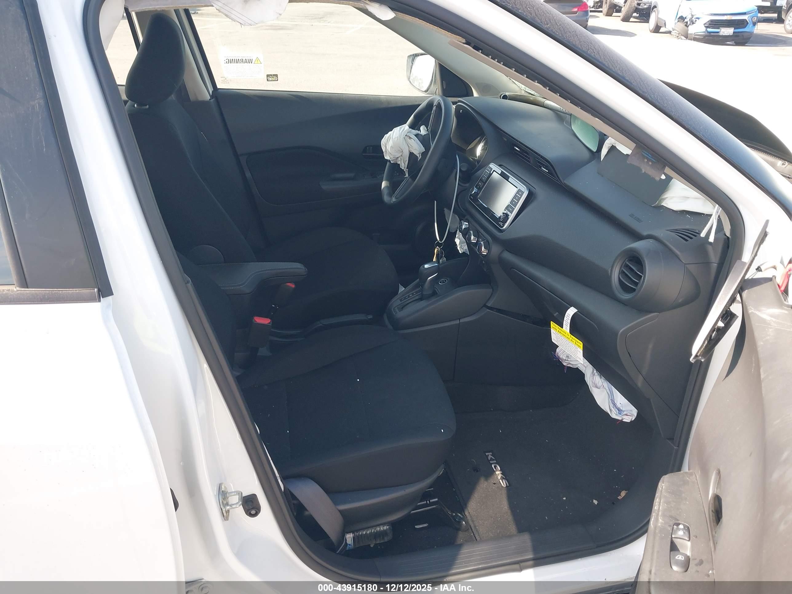 NISSAN KICKS image 5
