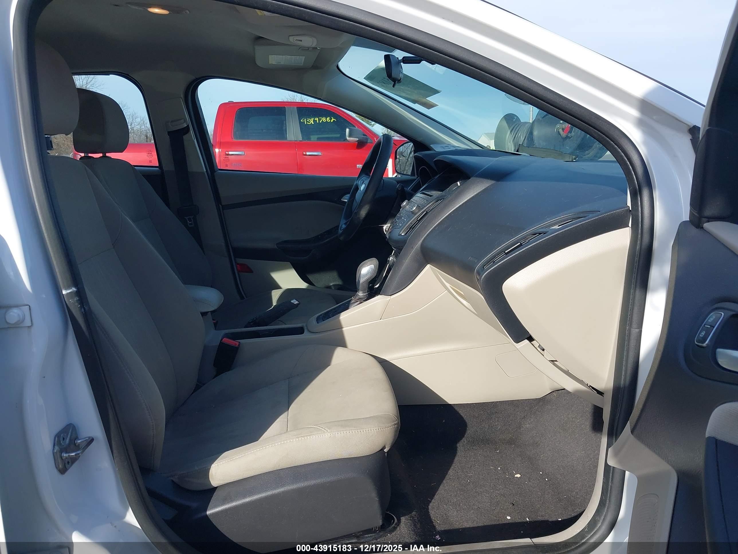 FORD FOCUS image 5