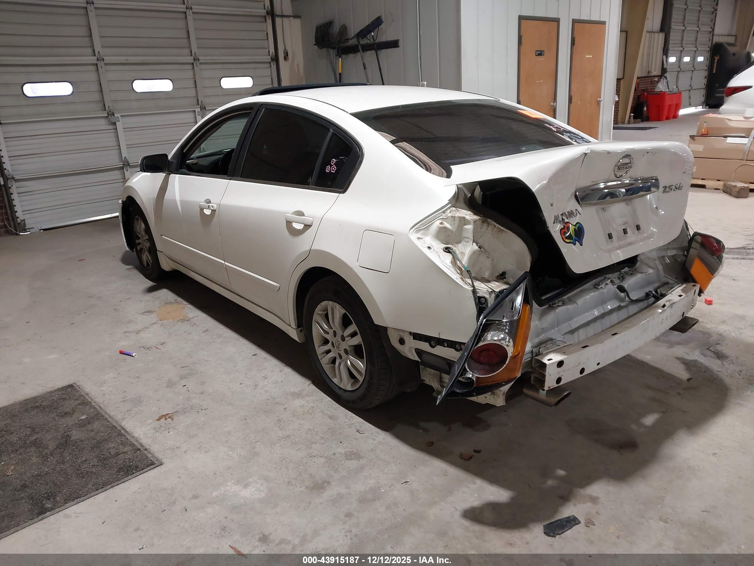 NISSAN ALTIMA image 3
