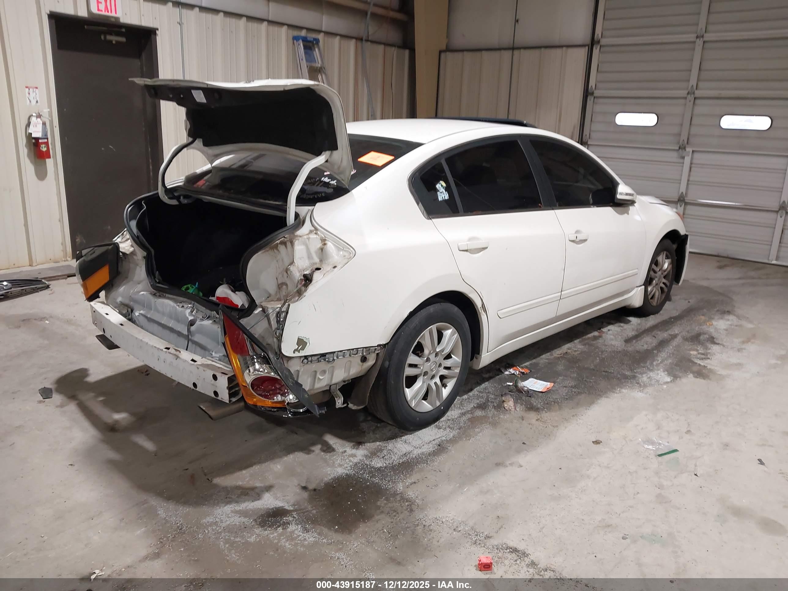 NISSAN ALTIMA image 4