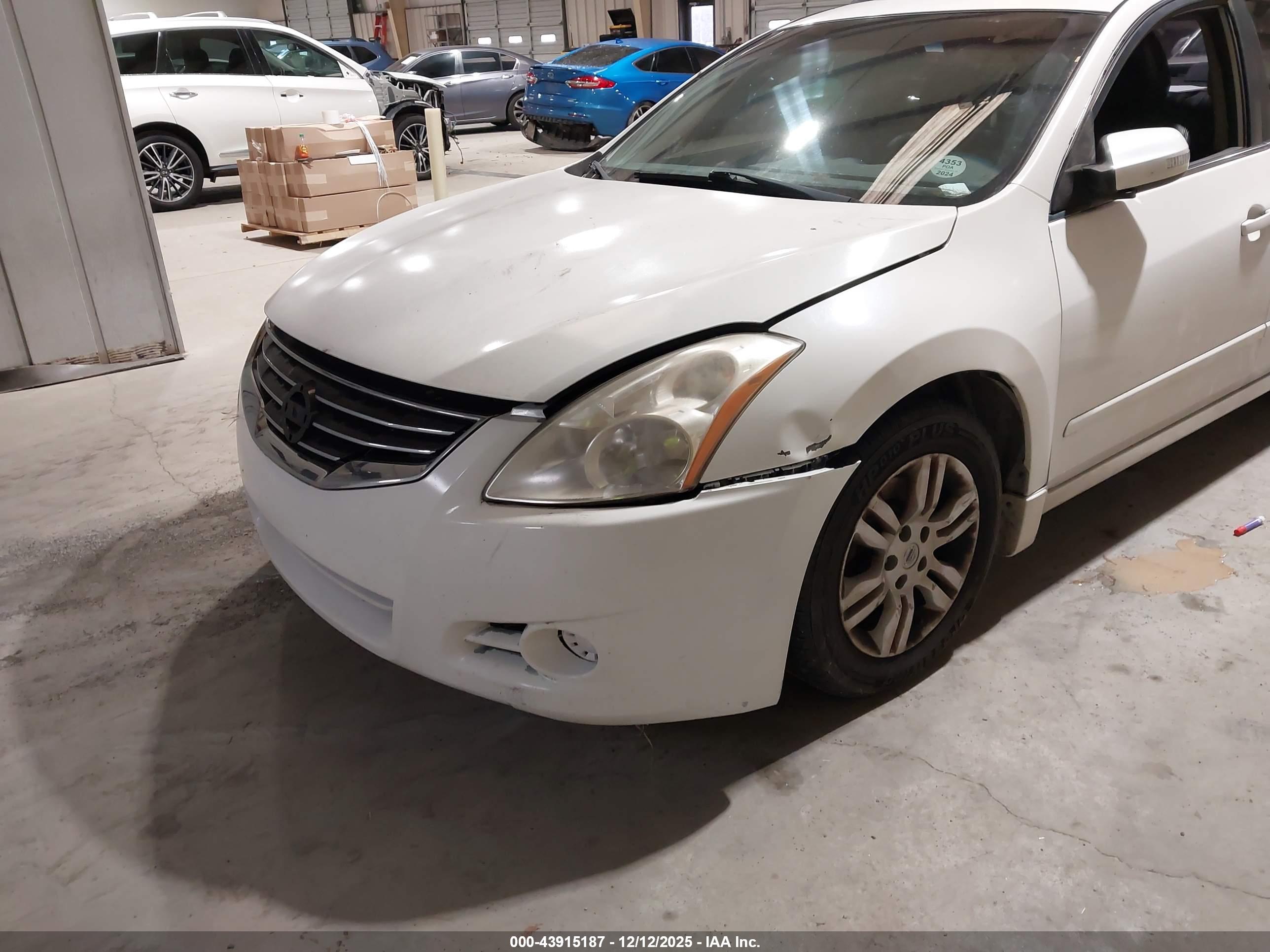 NISSAN ALTIMA image 6