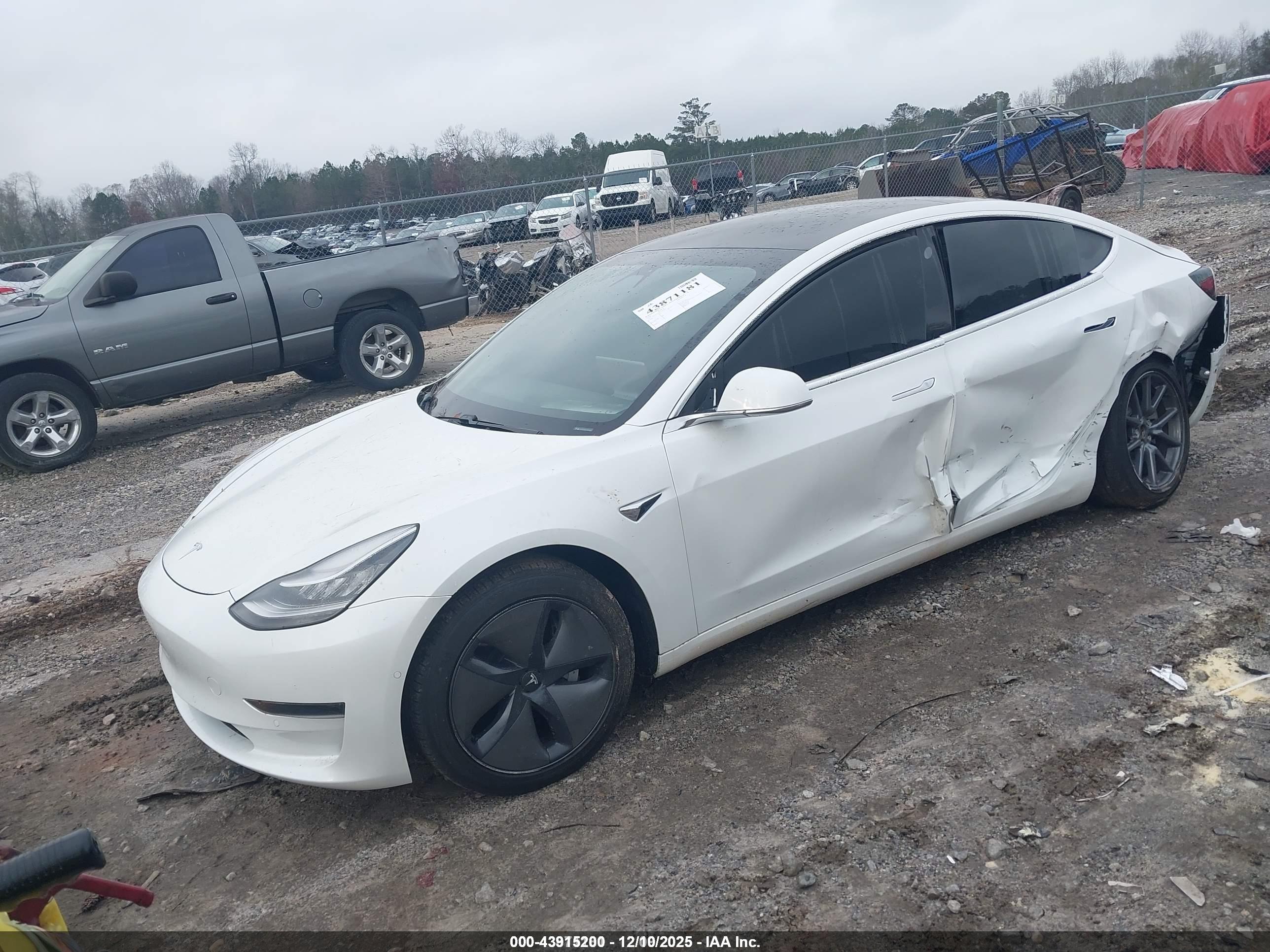 TESLA MODEL image 2