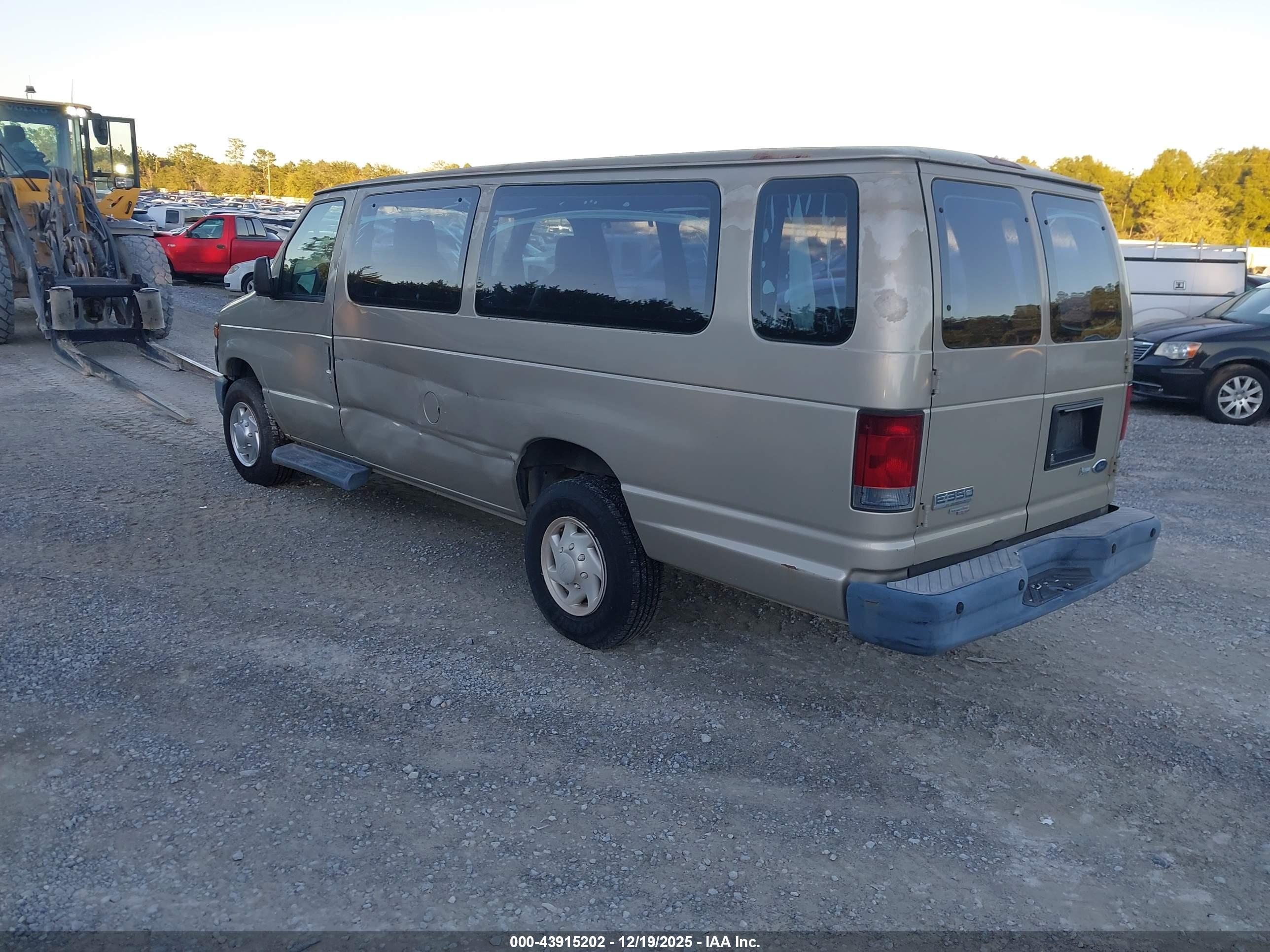FORD E-350 image 3