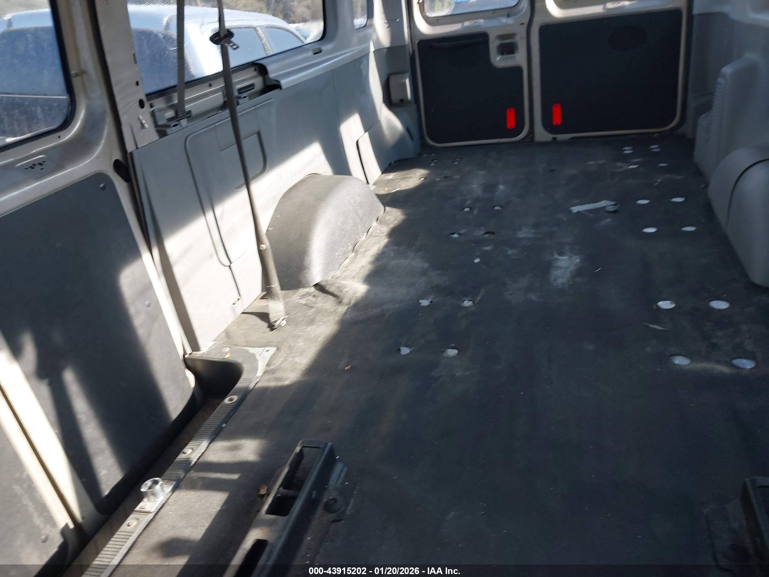 FORD E-350 image 8