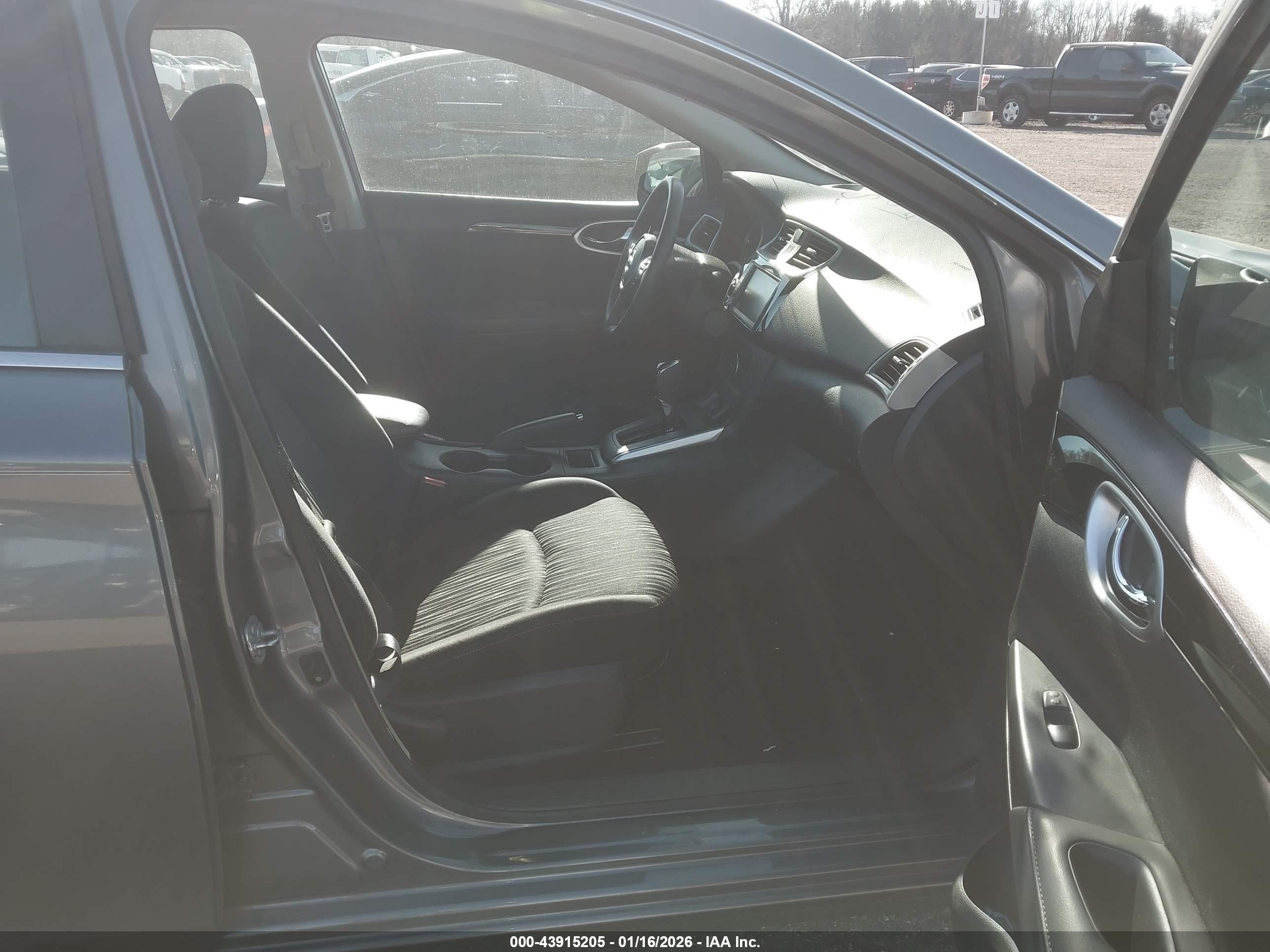 NISSAN SENTRA image 5