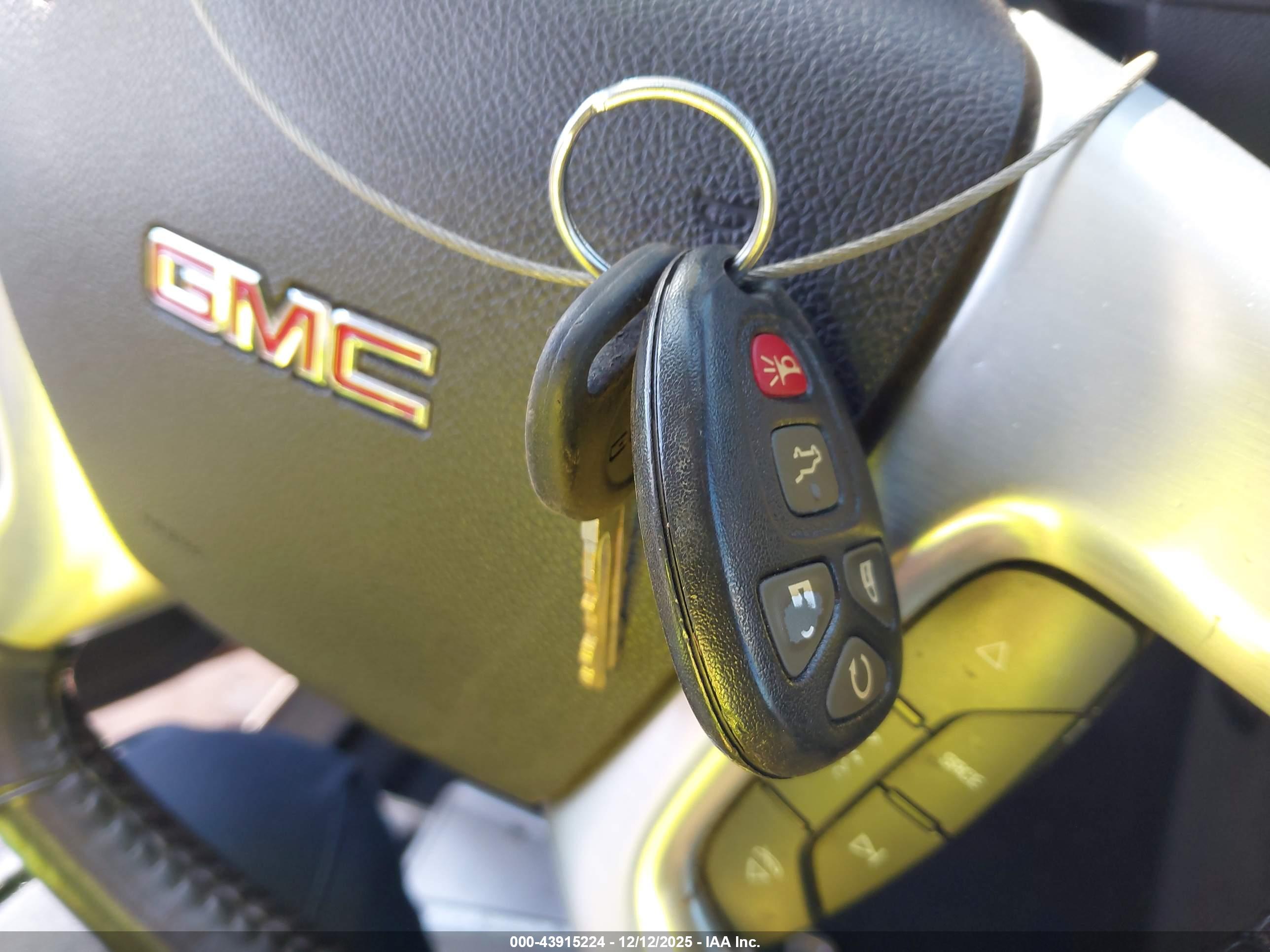 GMC ACADIA image 11