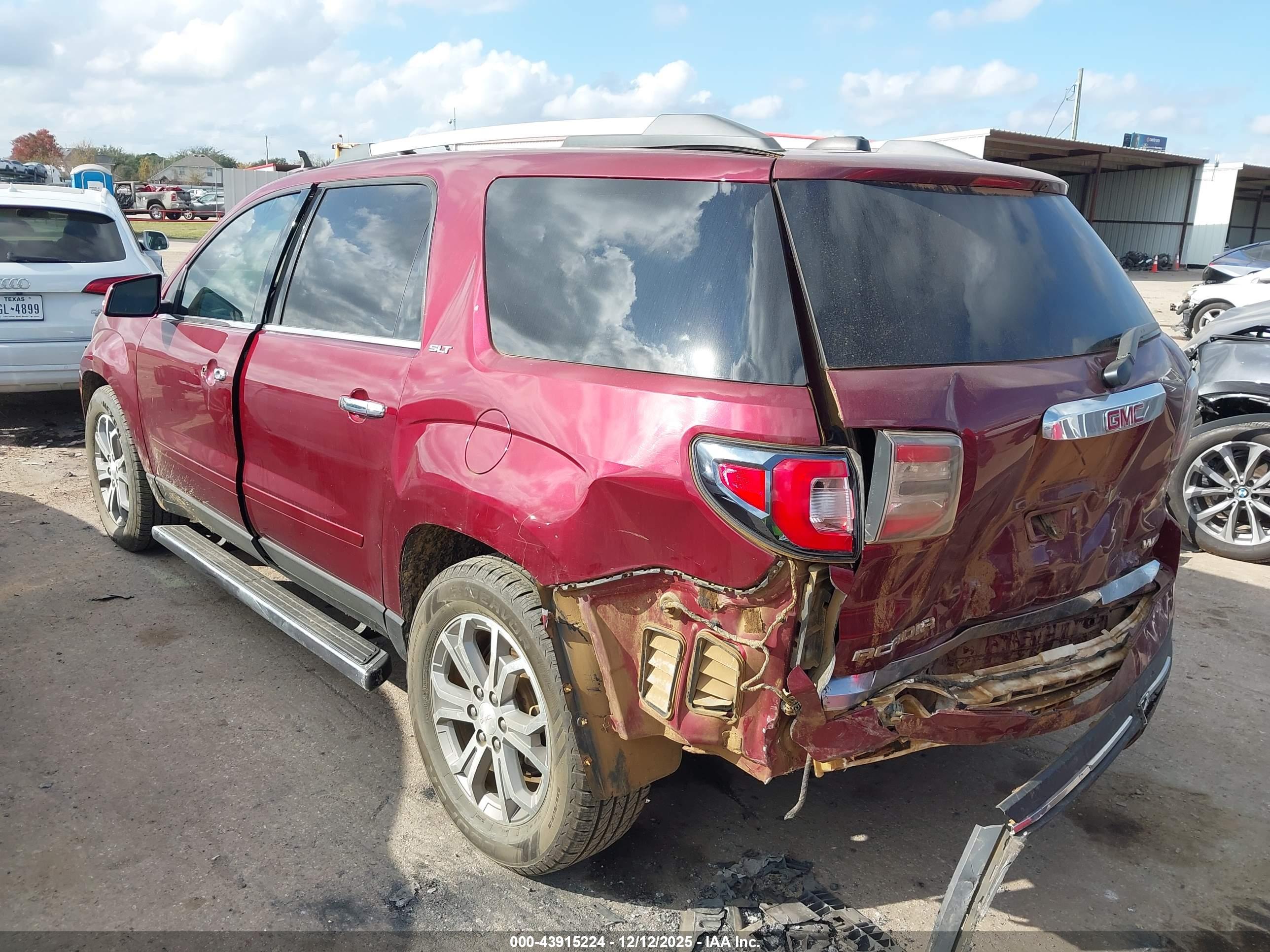 GMC ACADIA image 3