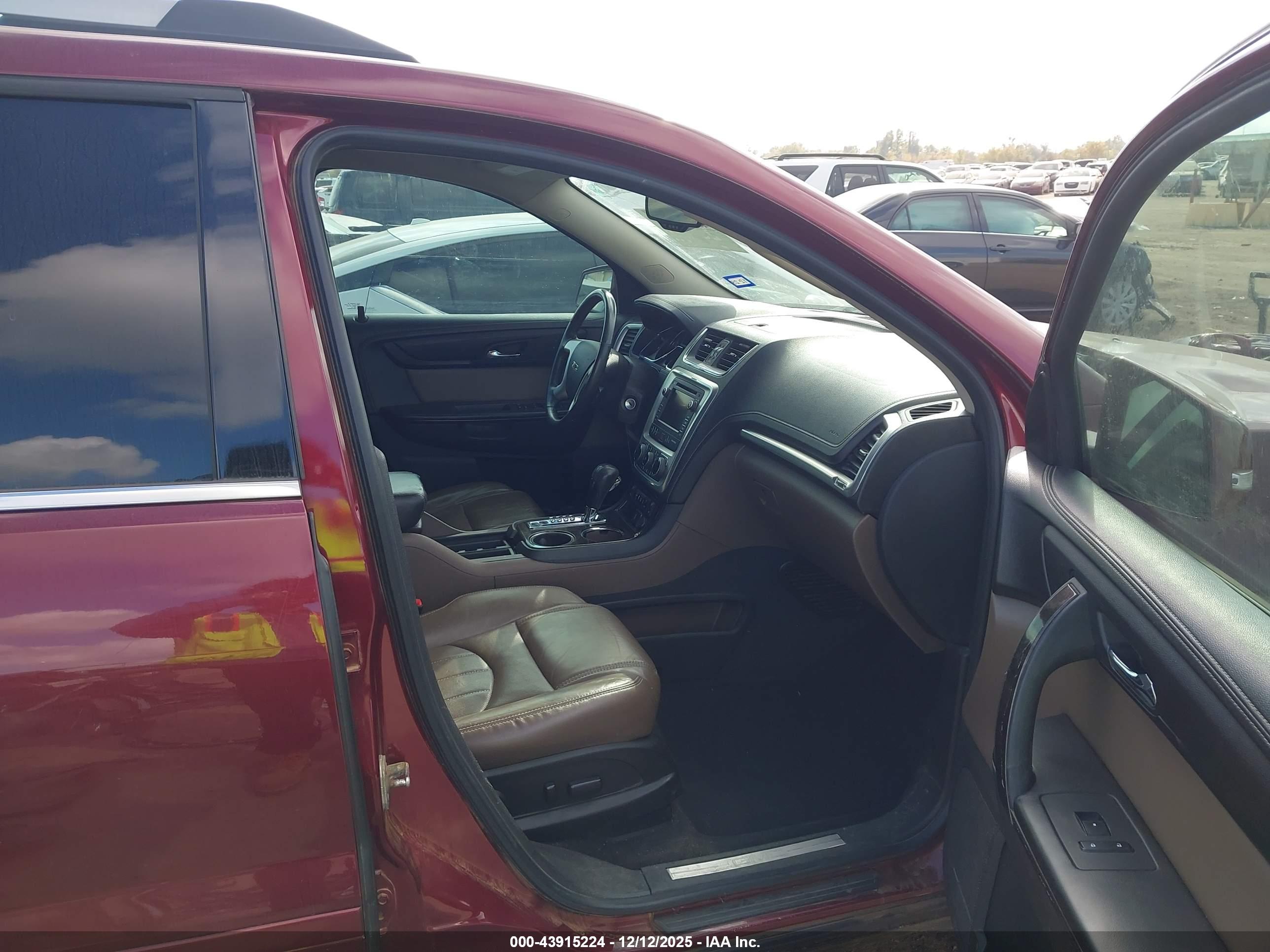 GMC ACADIA image 5