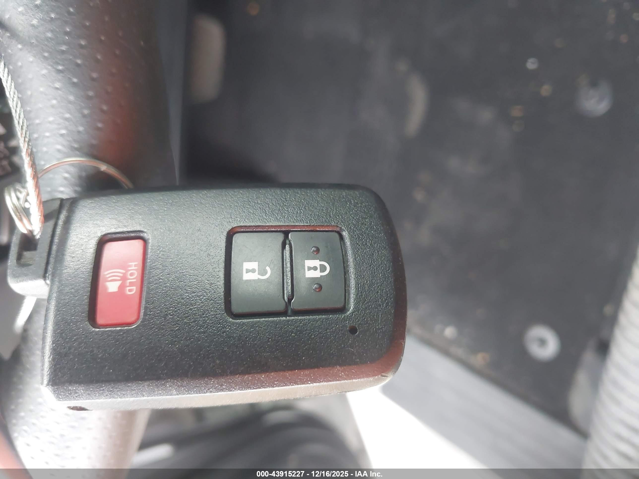 TOYOTA 4RUNNER image 11