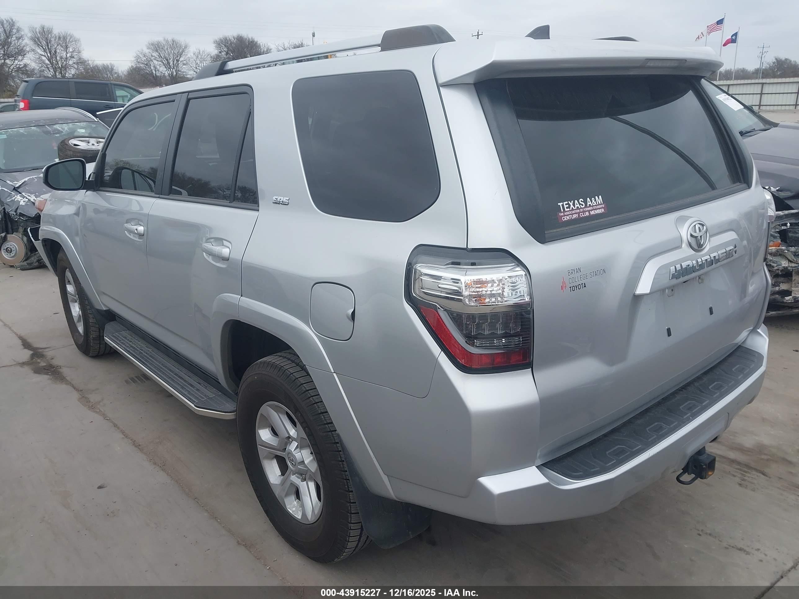 TOYOTA 4RUNNER image 3