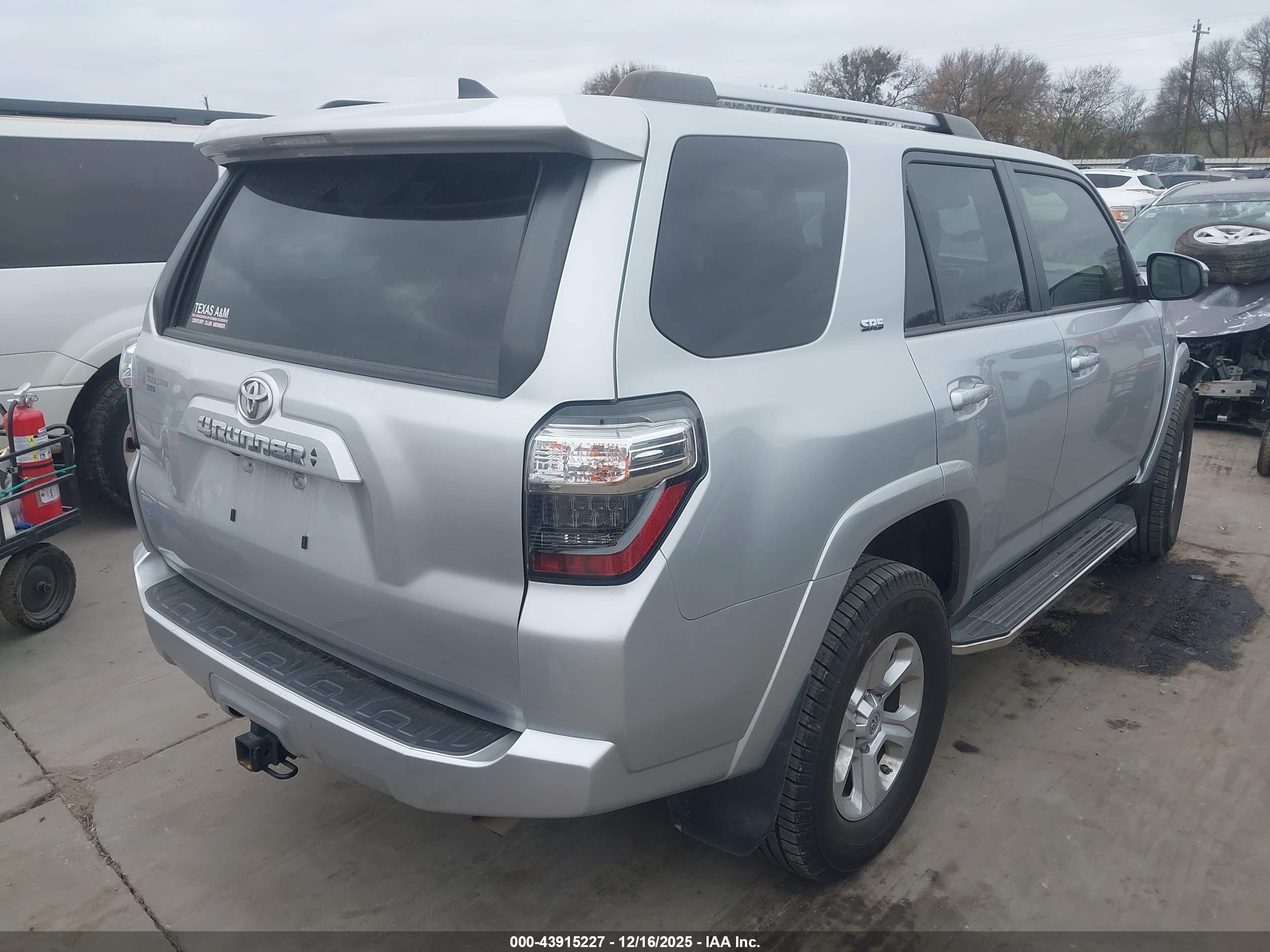 TOYOTA 4RUNNER image 4