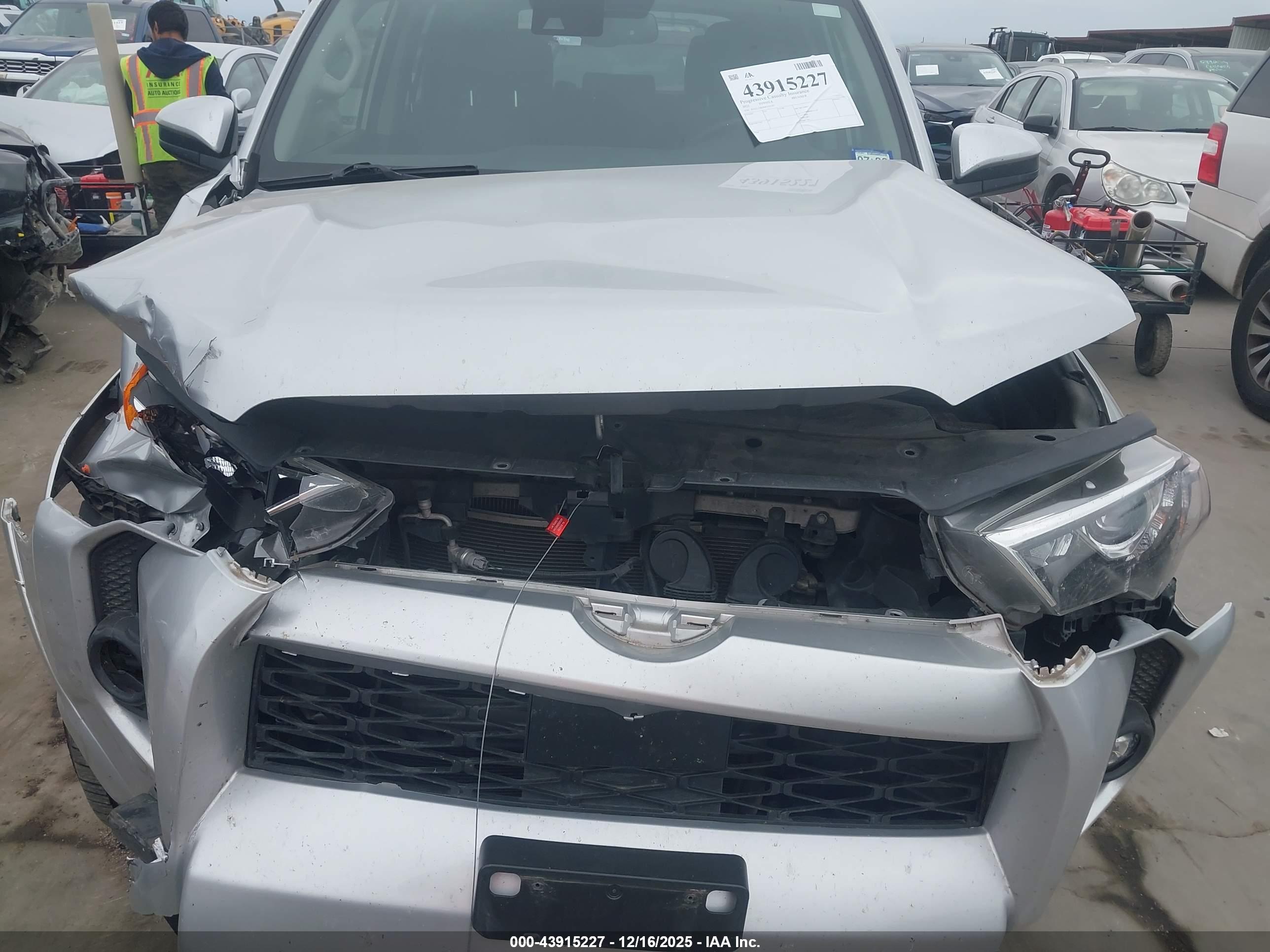 TOYOTA 4RUNNER image 6