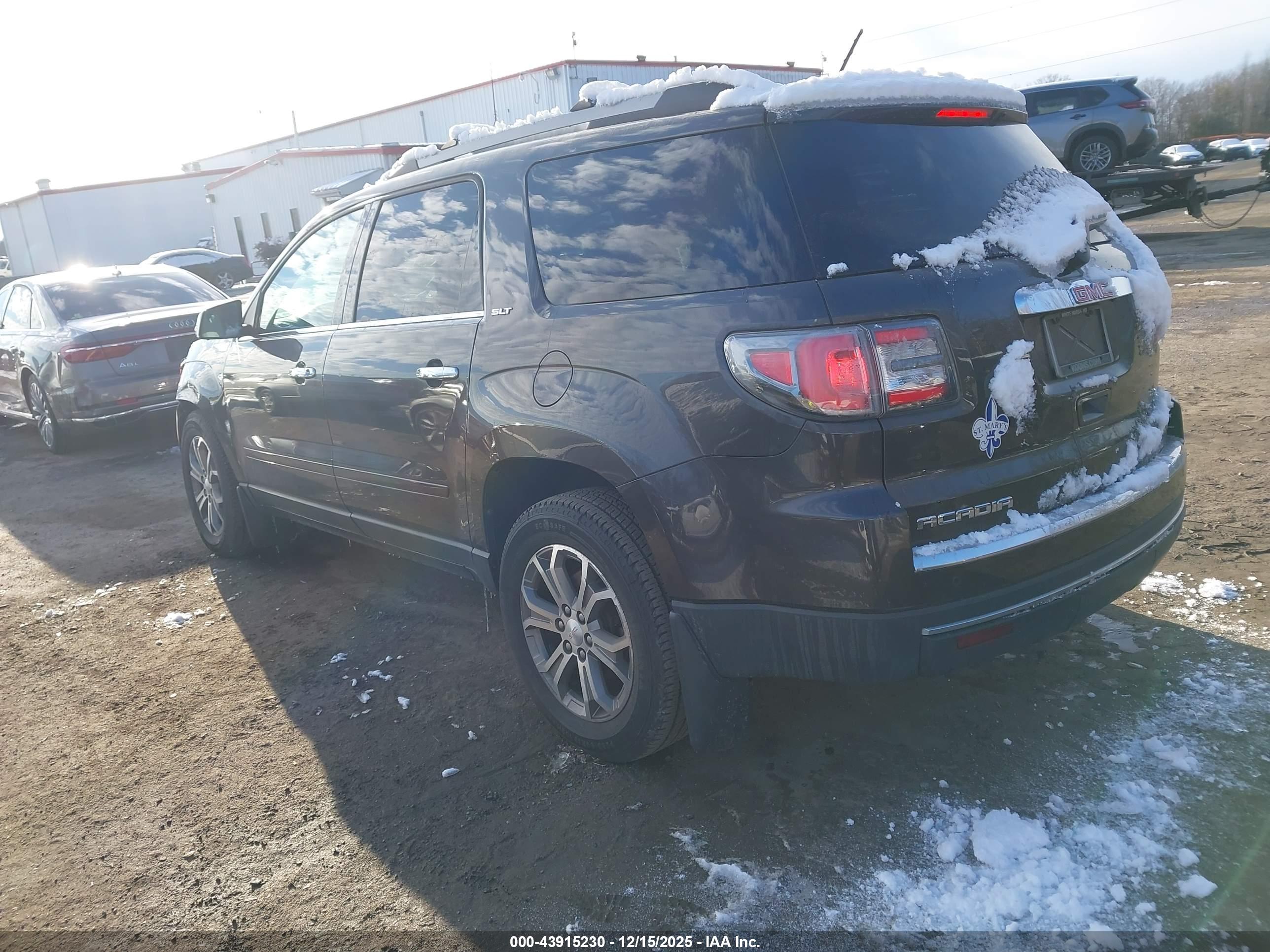 GMC ACADIA image 3