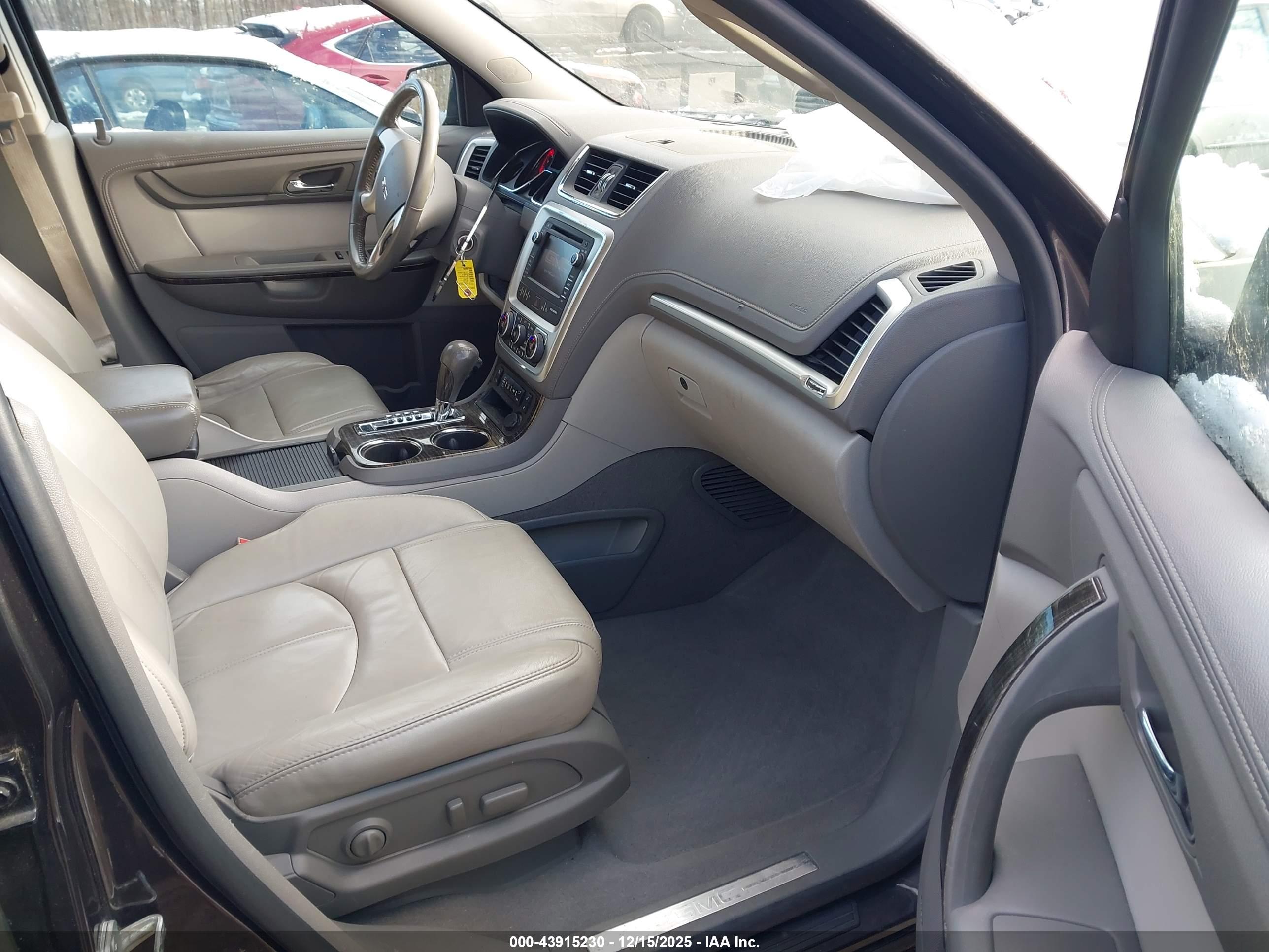 GMC ACADIA image 5