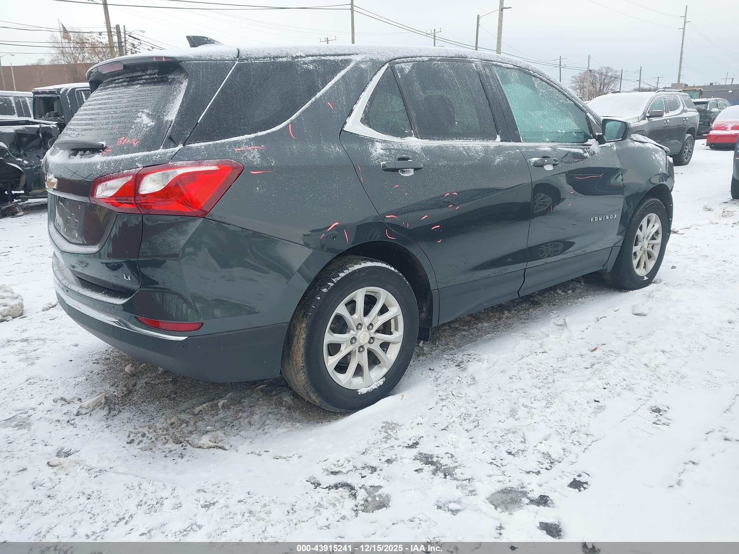 CHEVROLET EQUINOX image 4