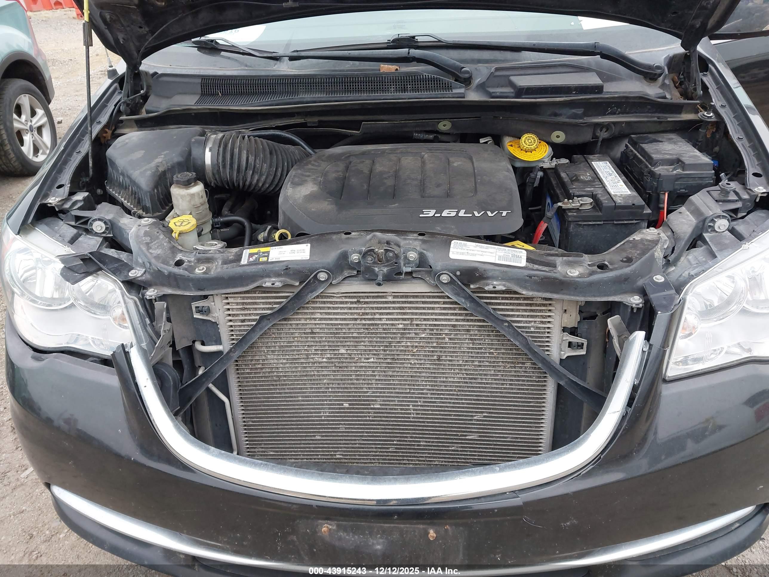 CHRYSLER TOWN image 10