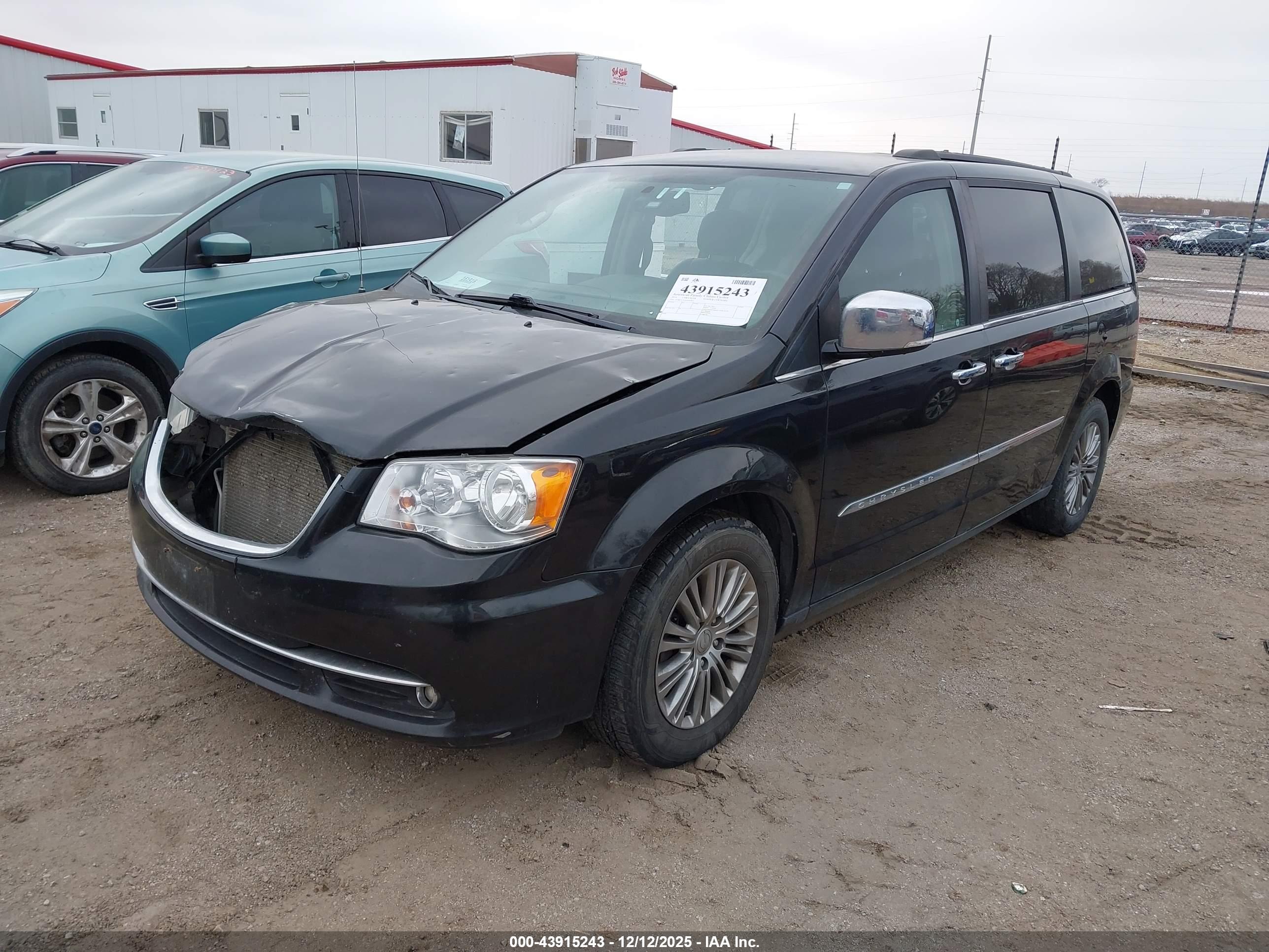 CHRYSLER TOWN image 2