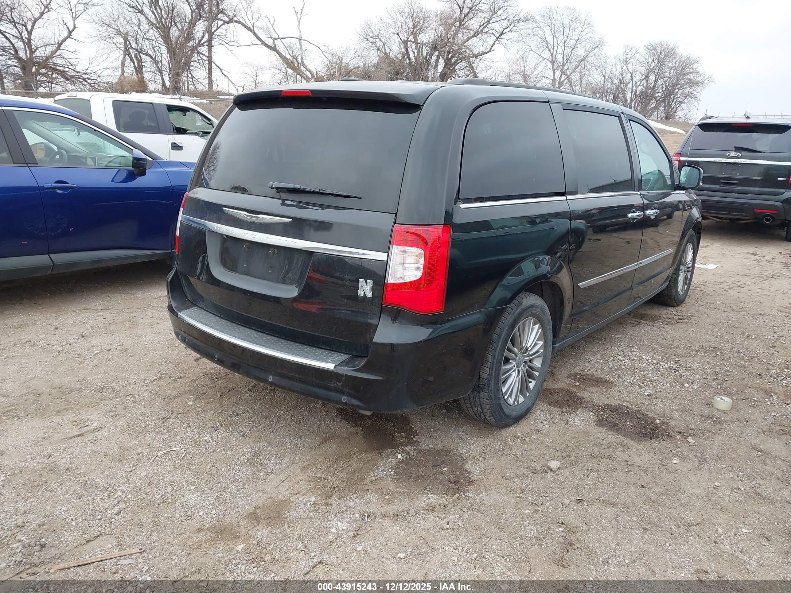 CHRYSLER TOWN image 4