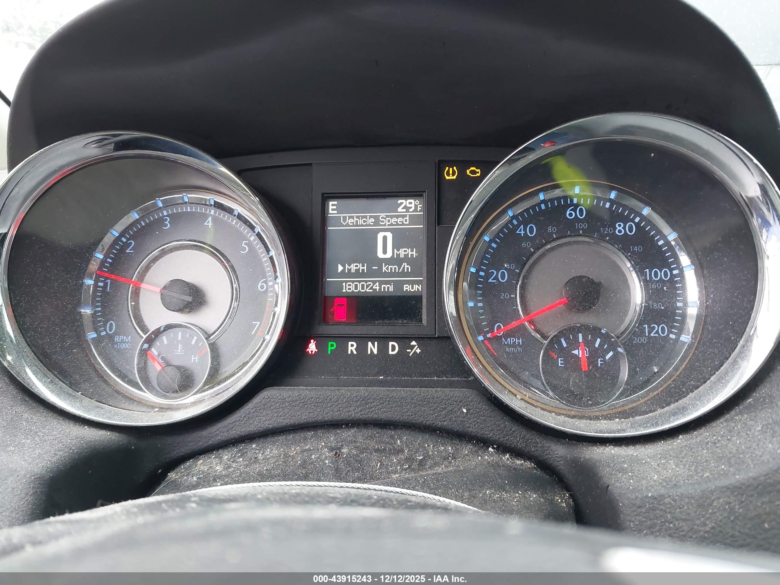 CHRYSLER TOWN image 7