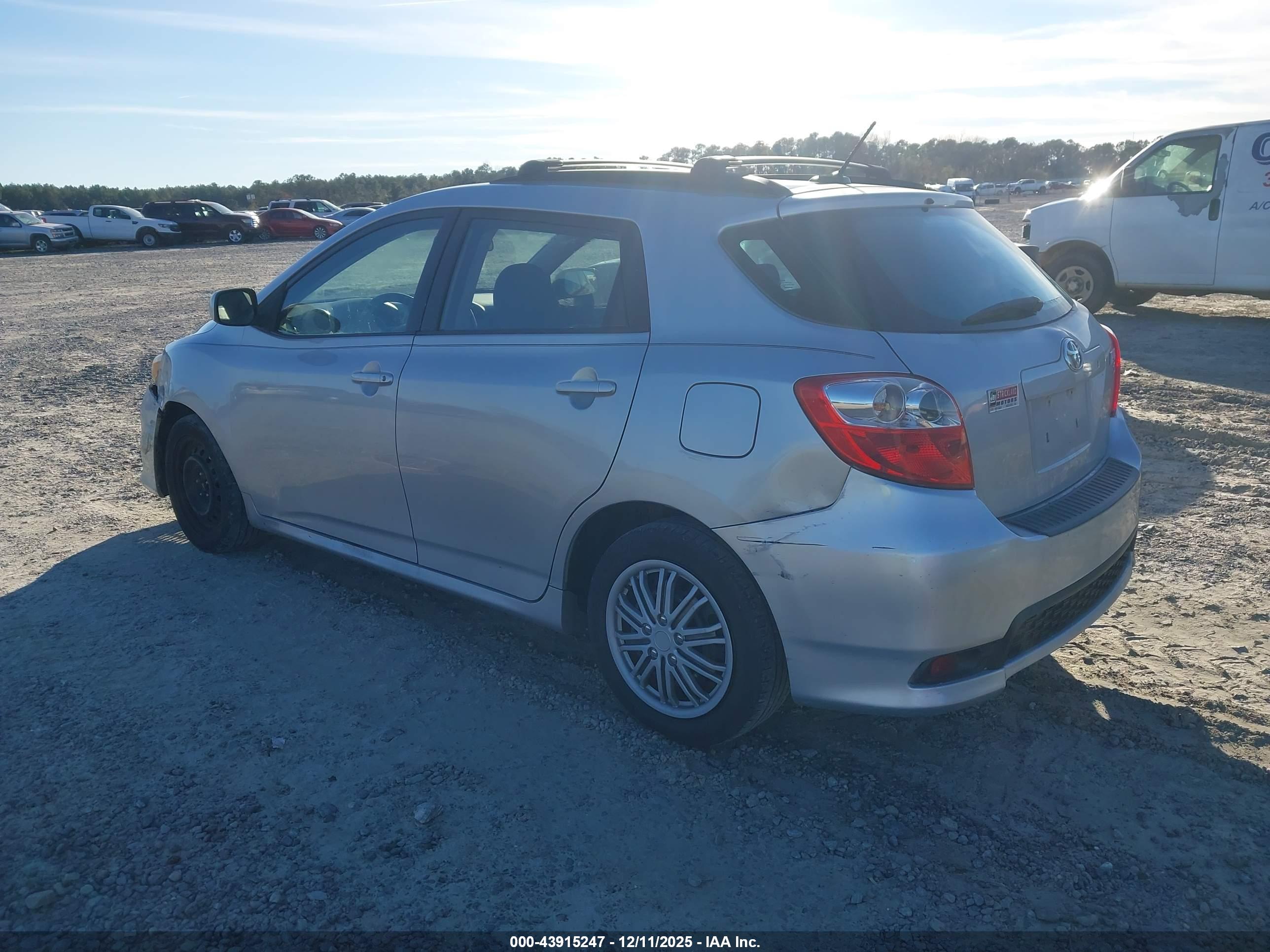 TOYOTA MATRIX image 3