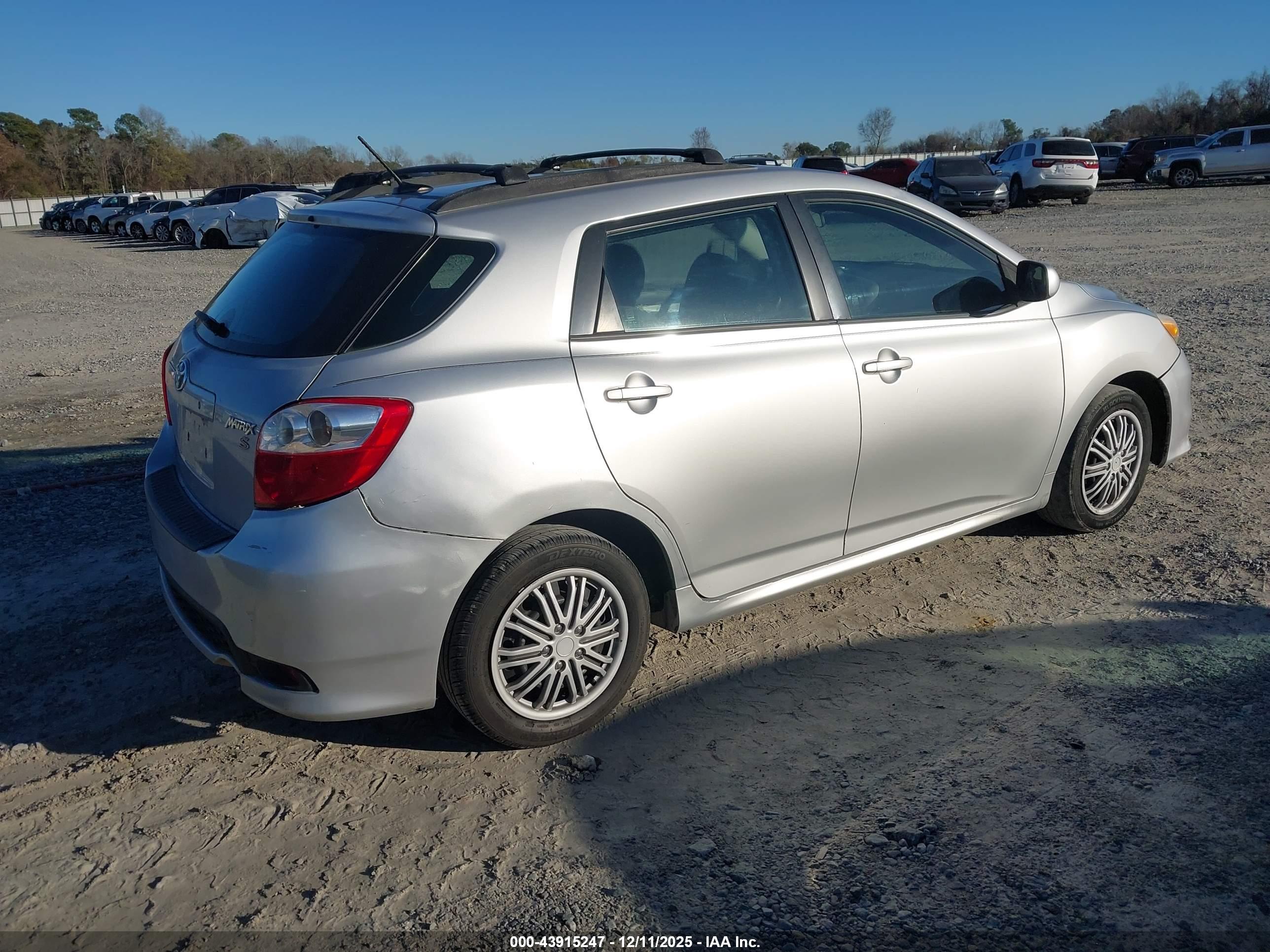TOYOTA MATRIX image 4