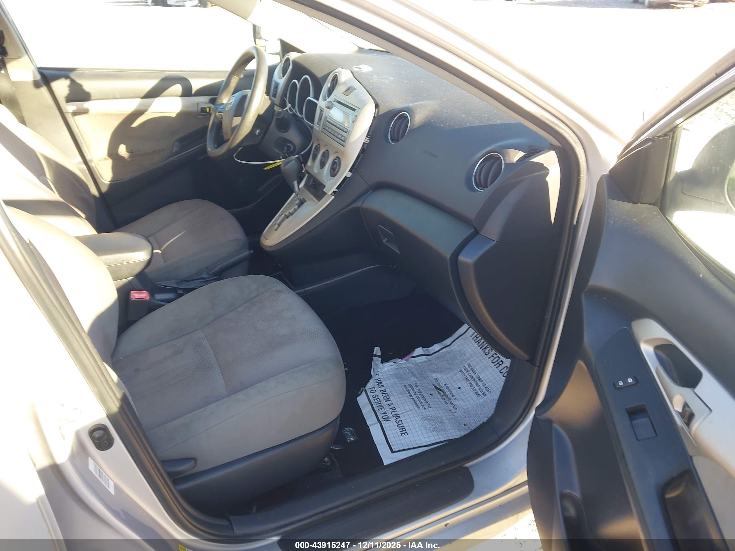 TOYOTA MATRIX image 5
