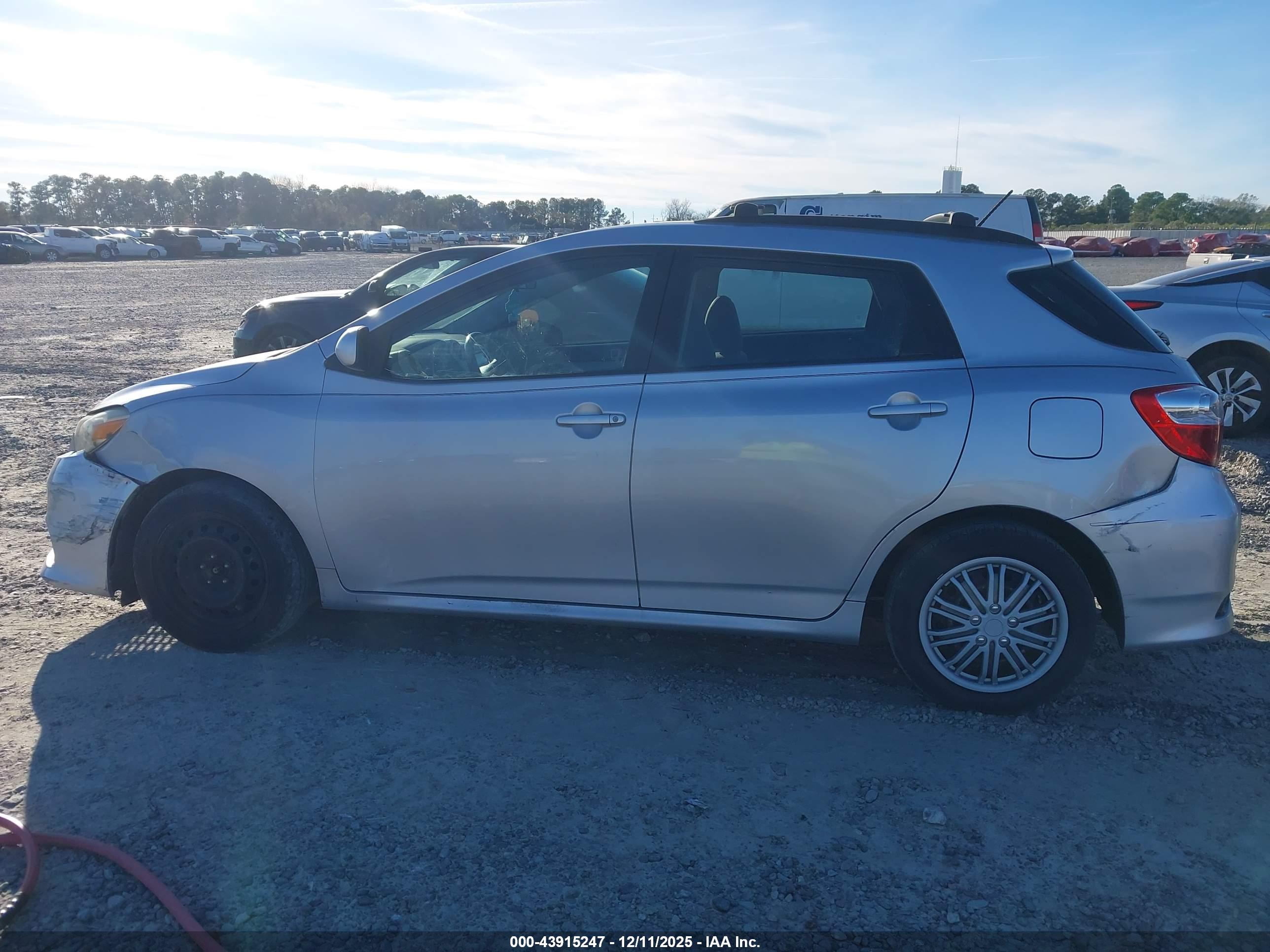 TOYOTA MATRIX image 6