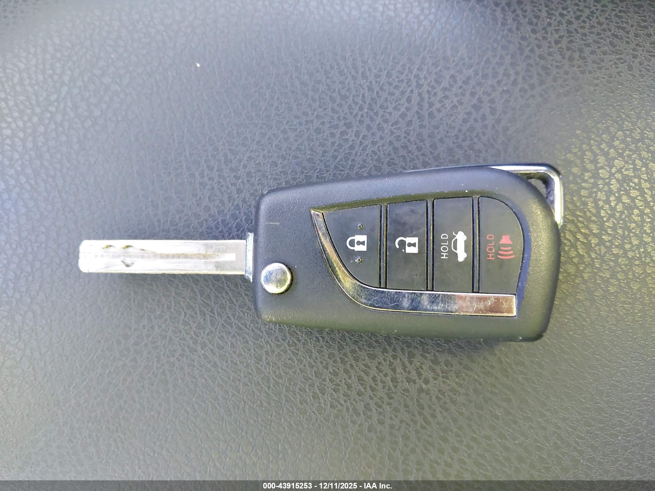 TOYOTA CAMRY image 11