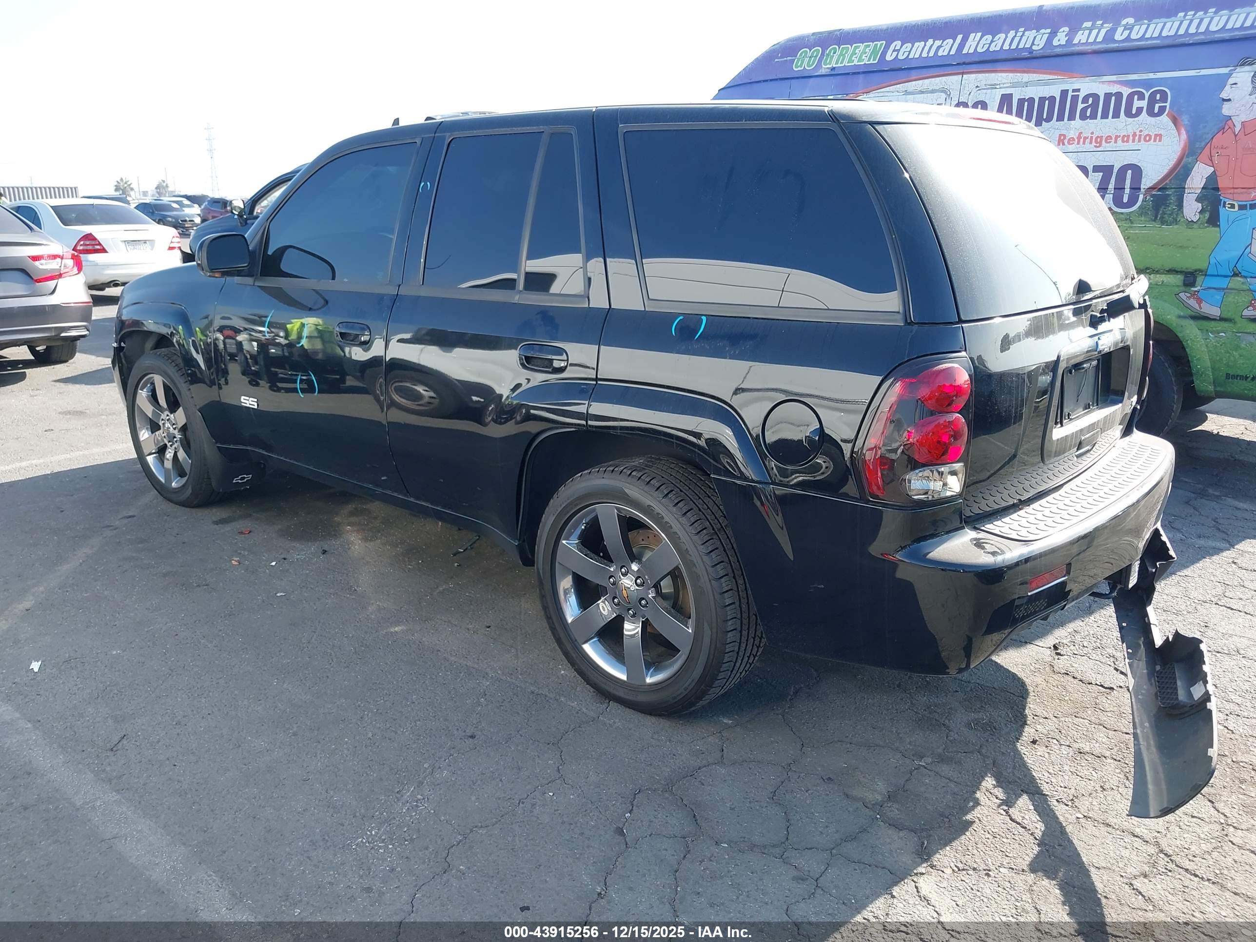 CHEVROLET TRAILBLAZER image 3