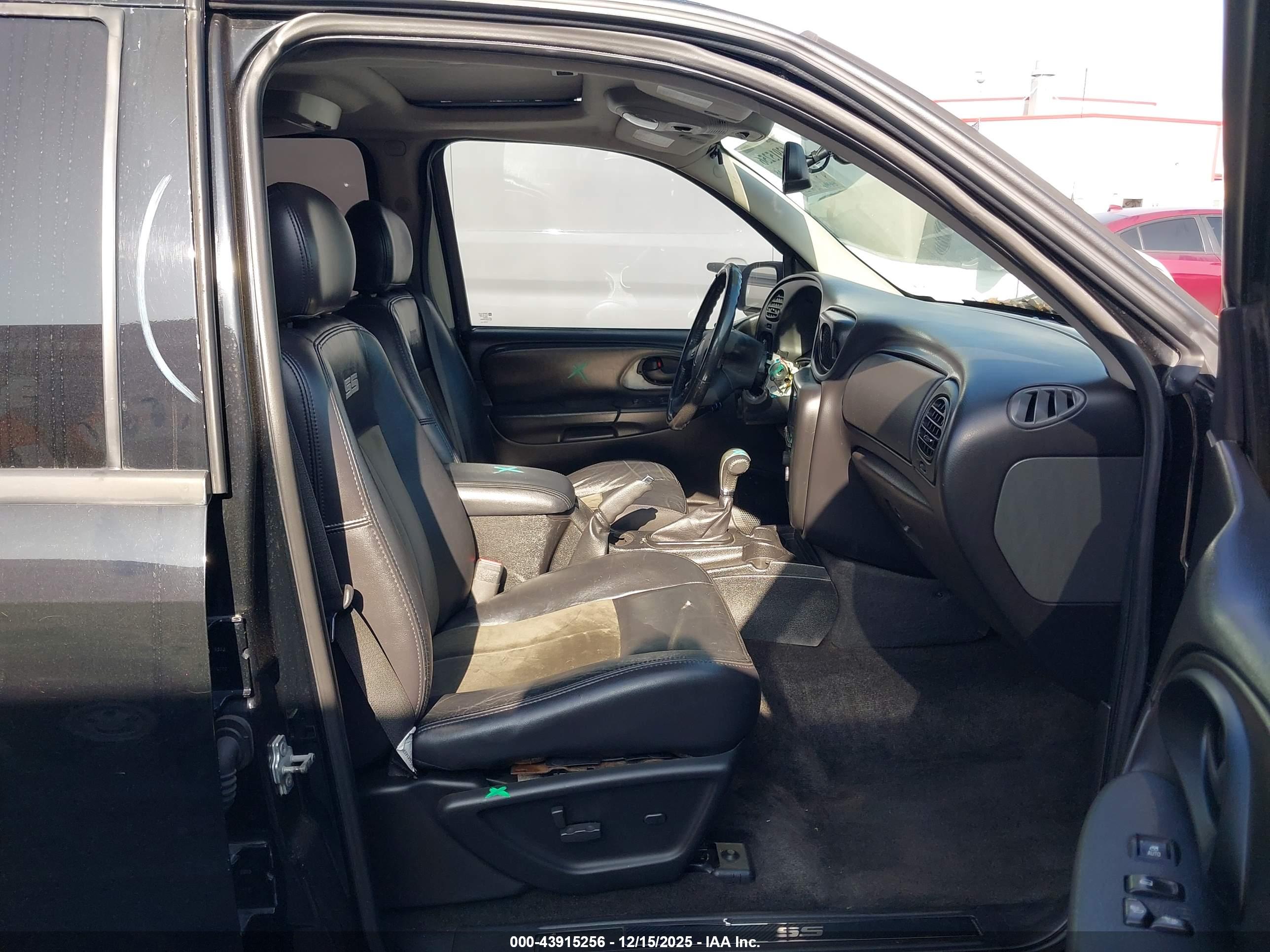 CHEVROLET TRAILBLAZER image 5
