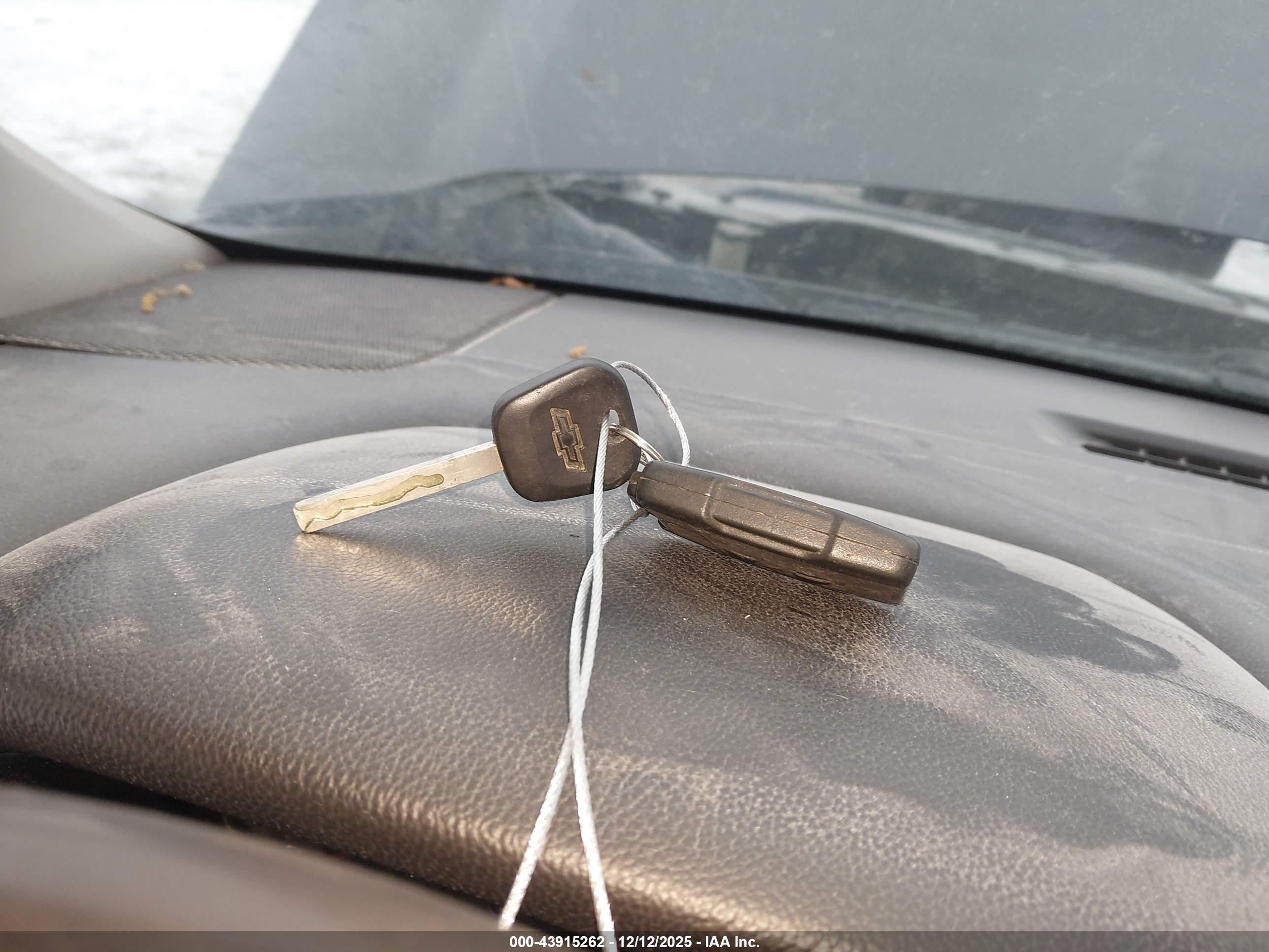 CHEVROLET SILVERADO image 11