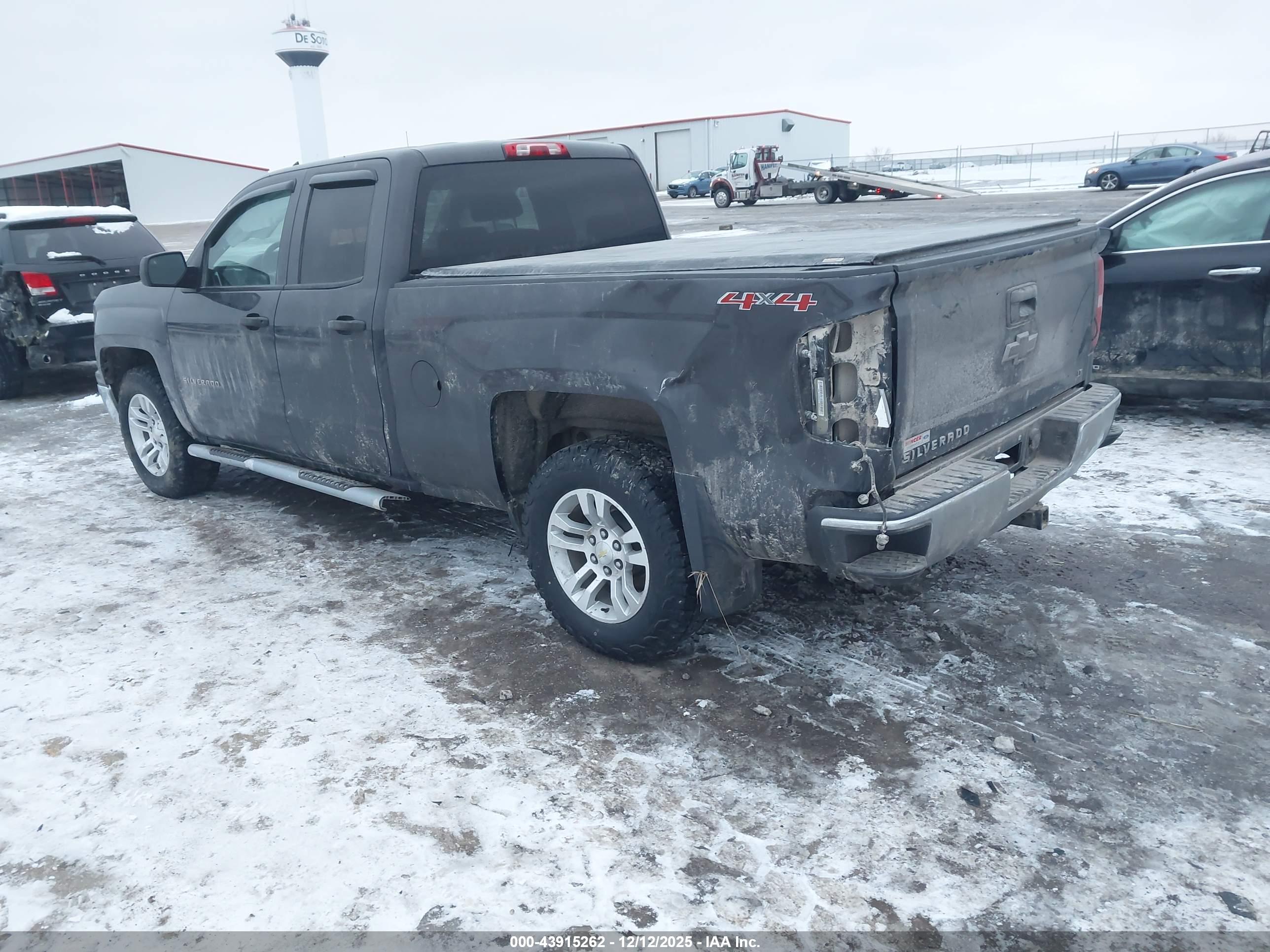CHEVROLET SILVERADO image 3