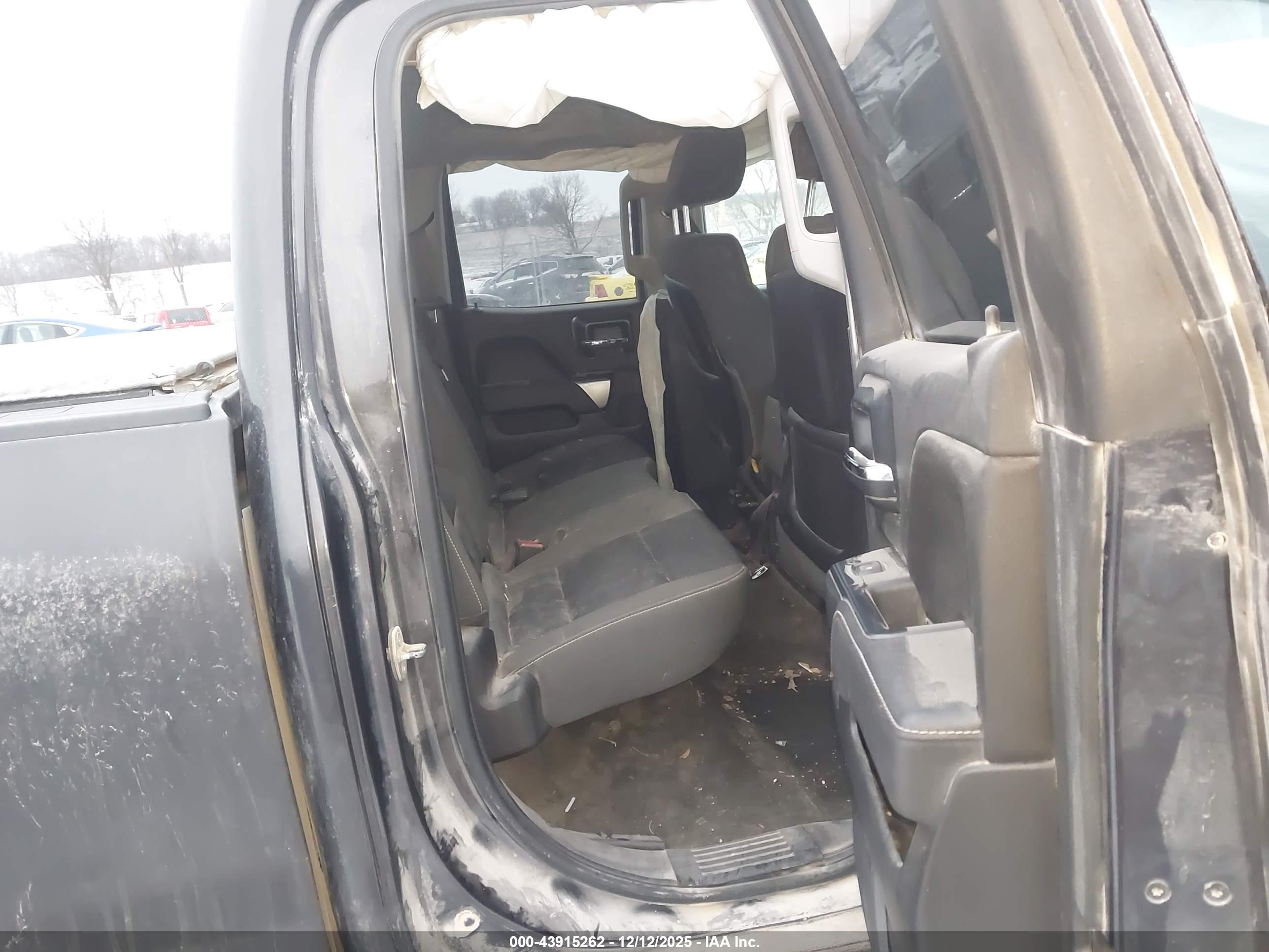 CHEVROLET SILVERADO image 8