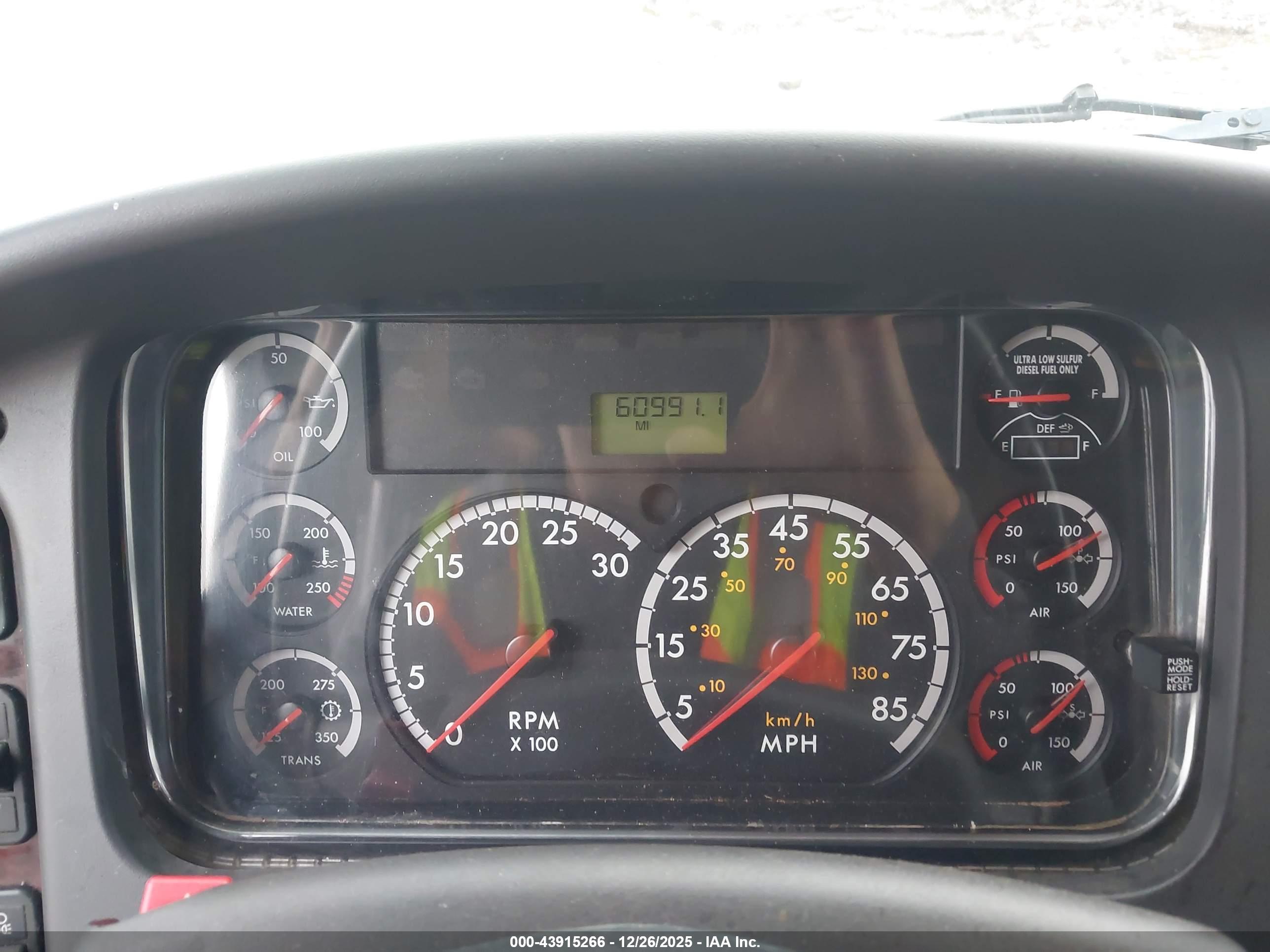 FREIGHTLINER M2 image 6
