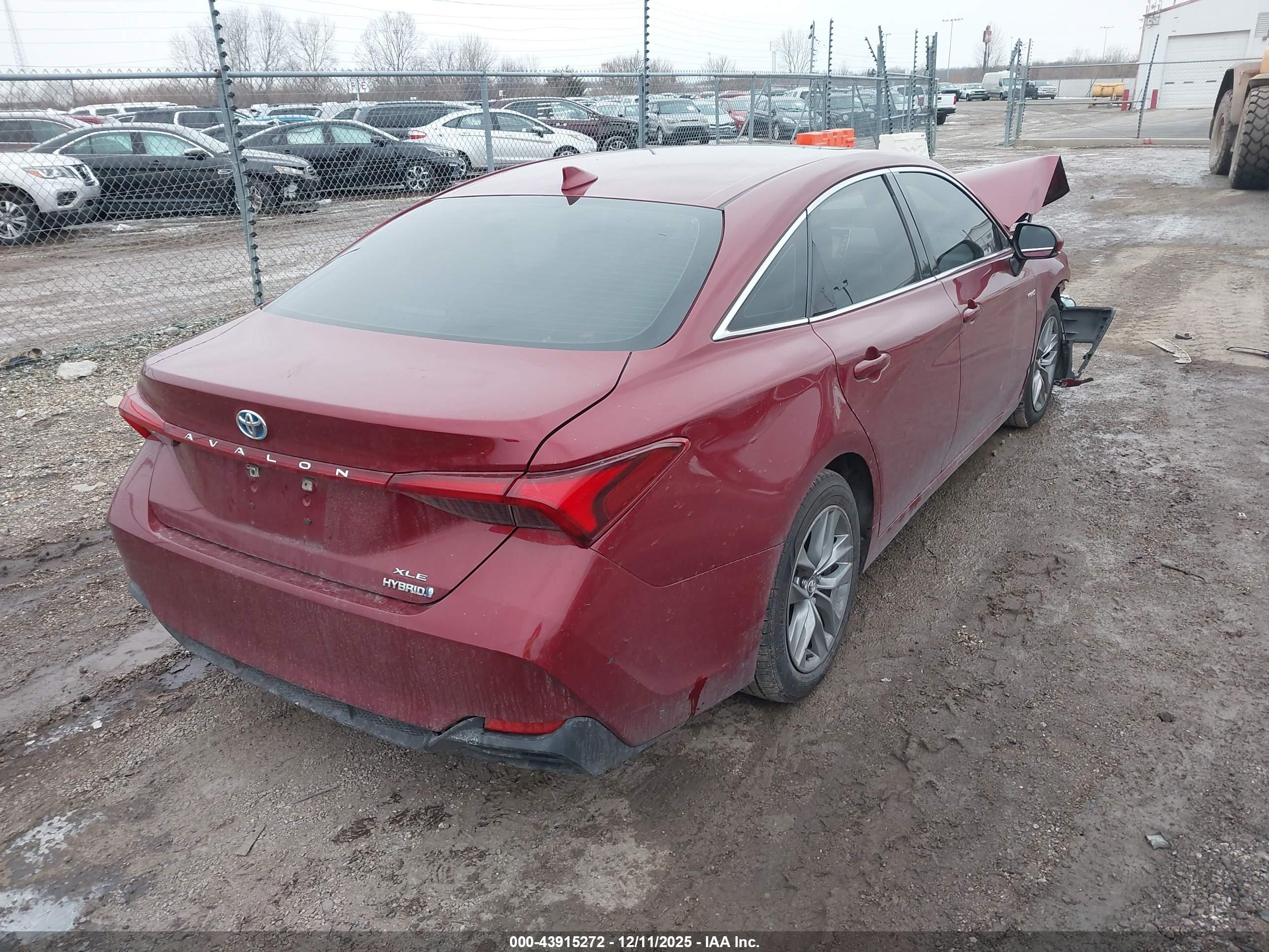 TOYOTA AVALON image 4