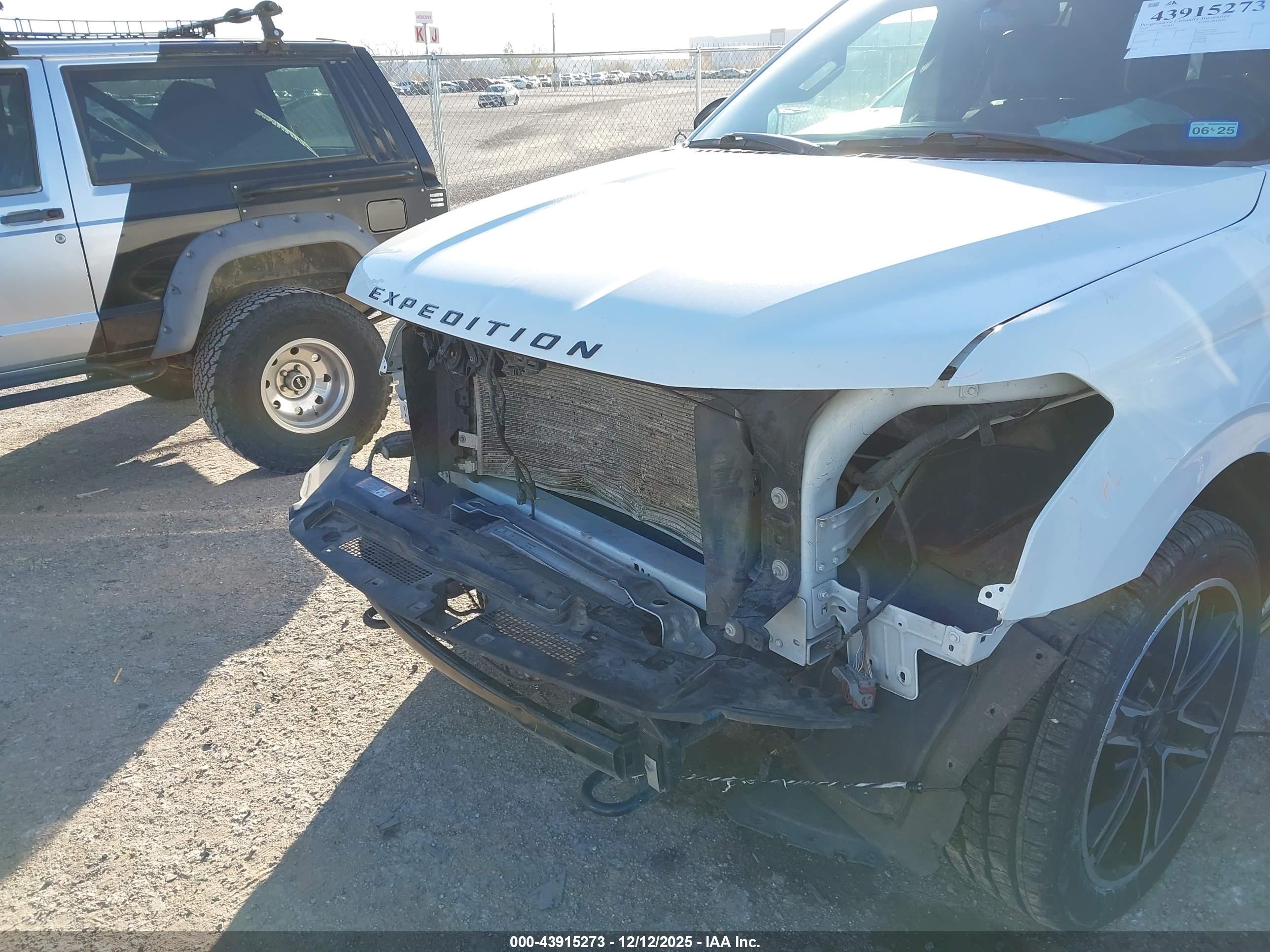 FORD EXPEDITION image 6