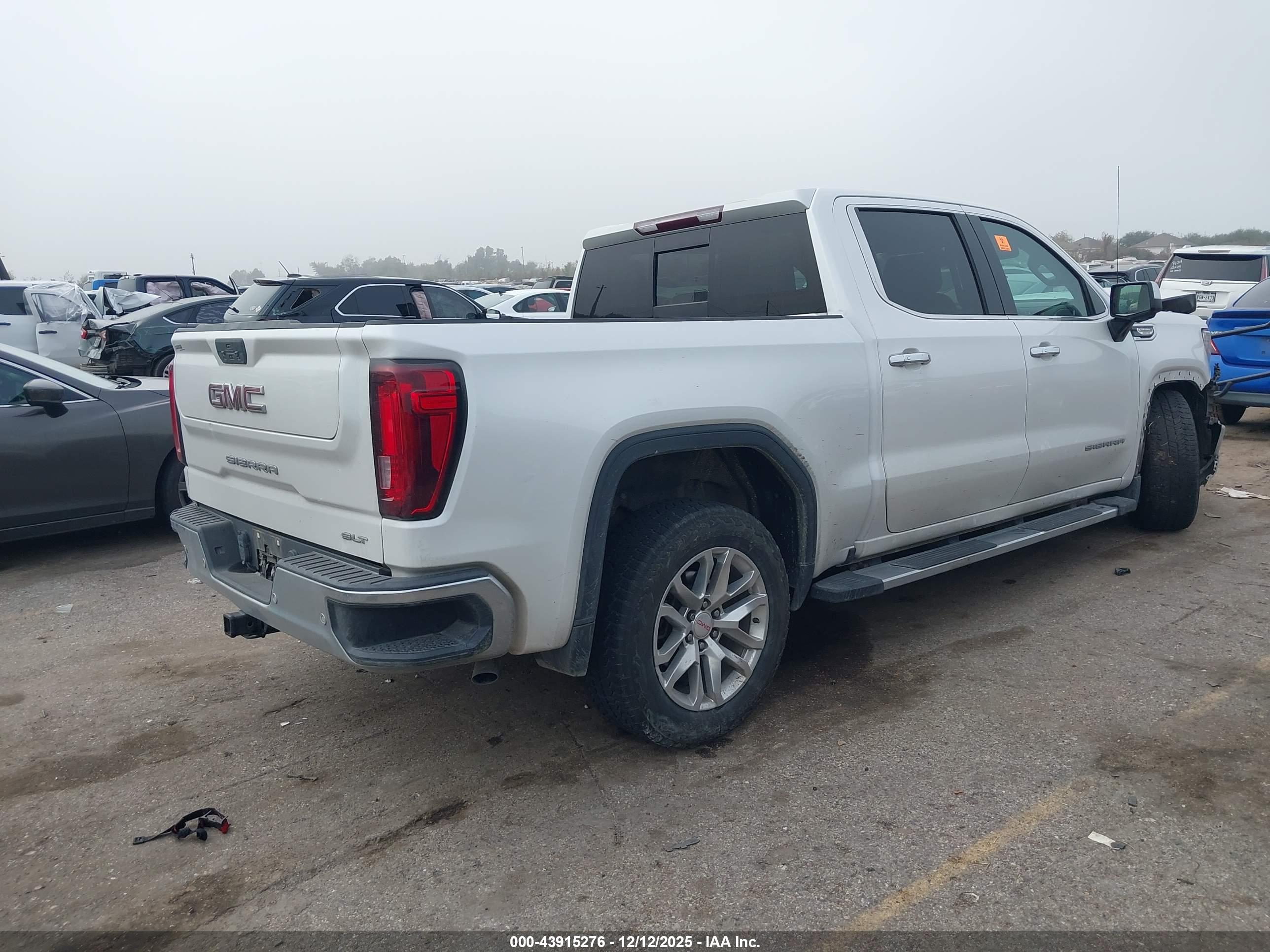 GMC SIERRA image 4