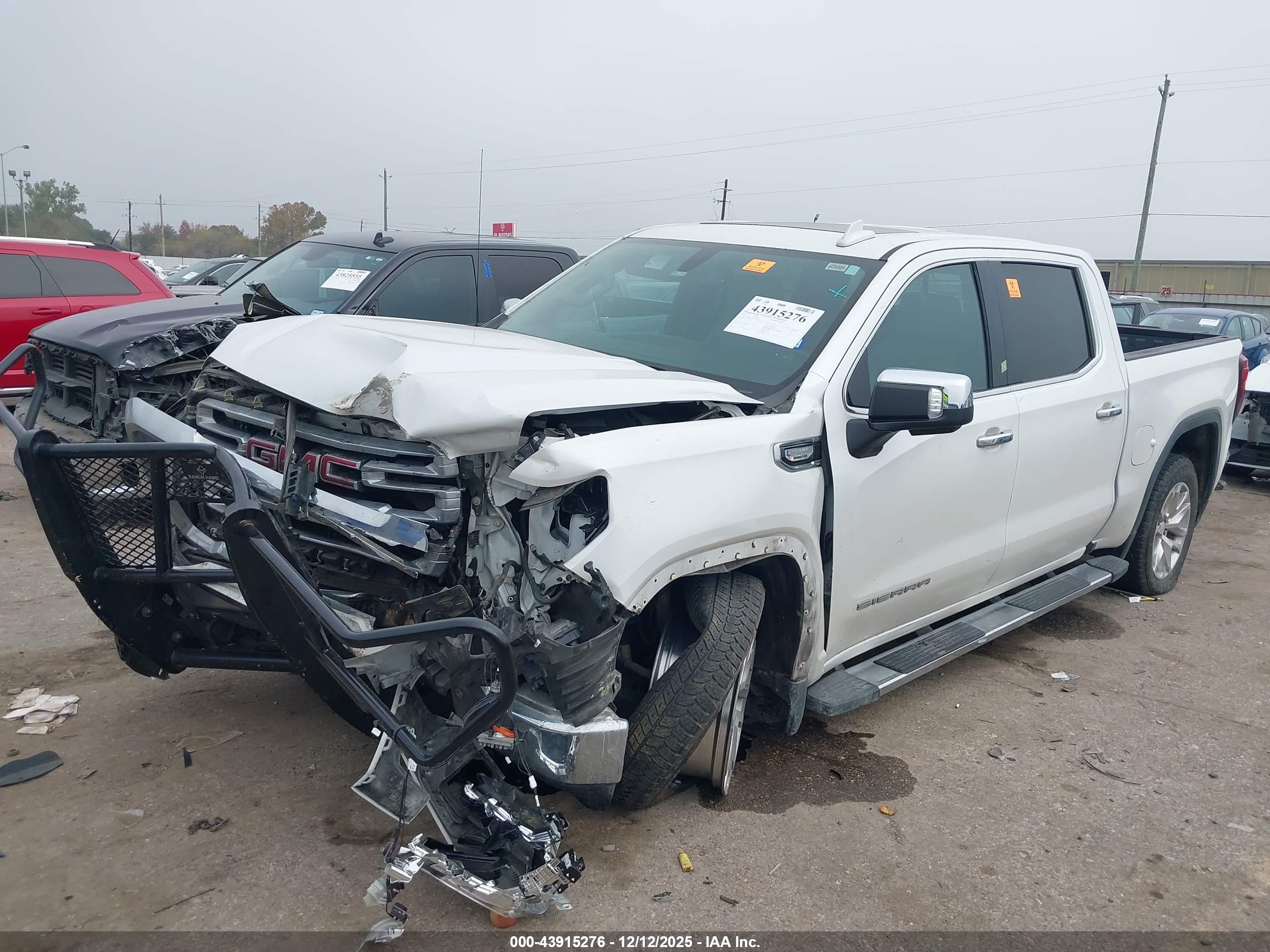 GMC SIERRA image 6